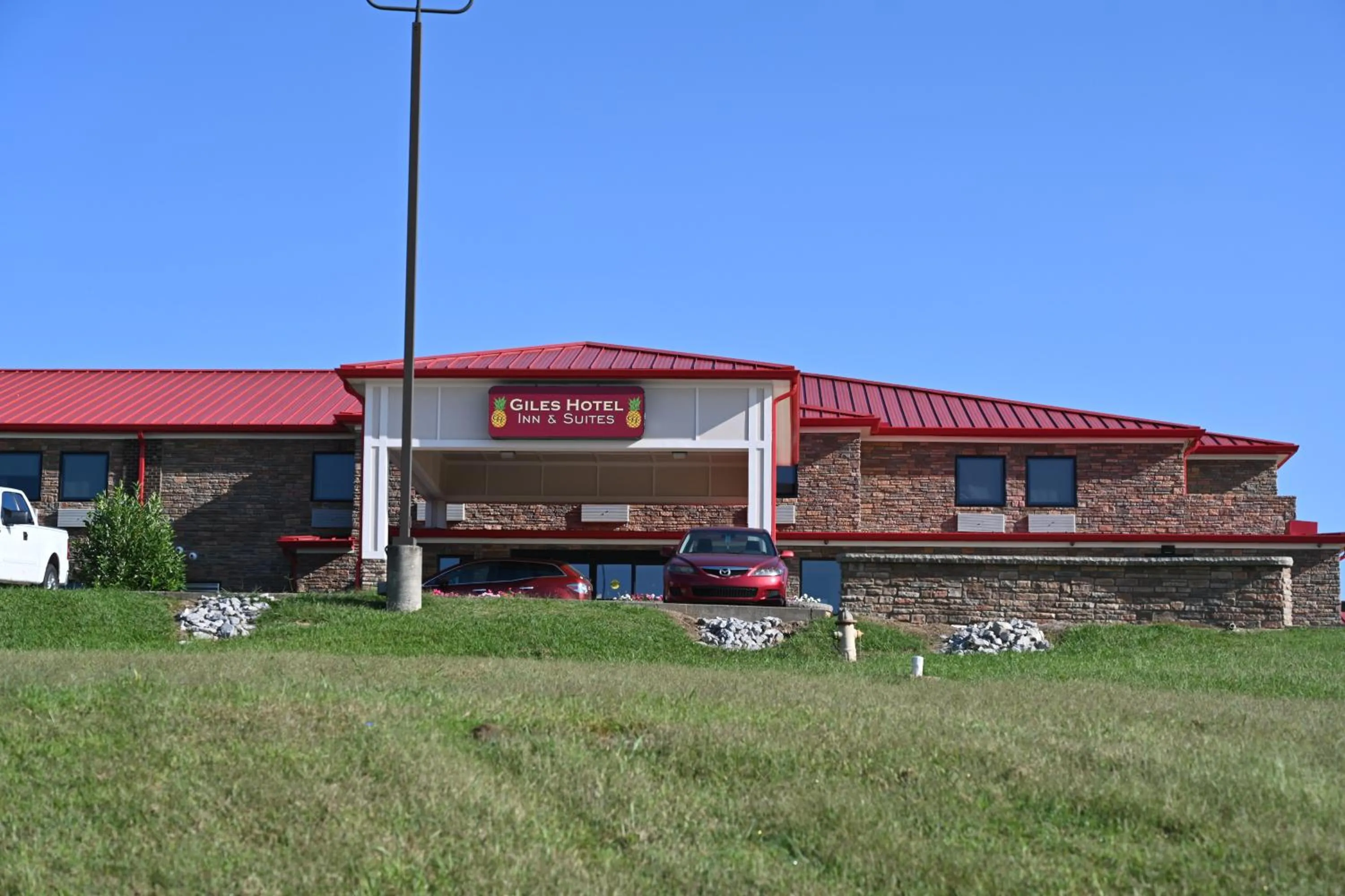 Property Building in Giles Hotel Inn and Suites