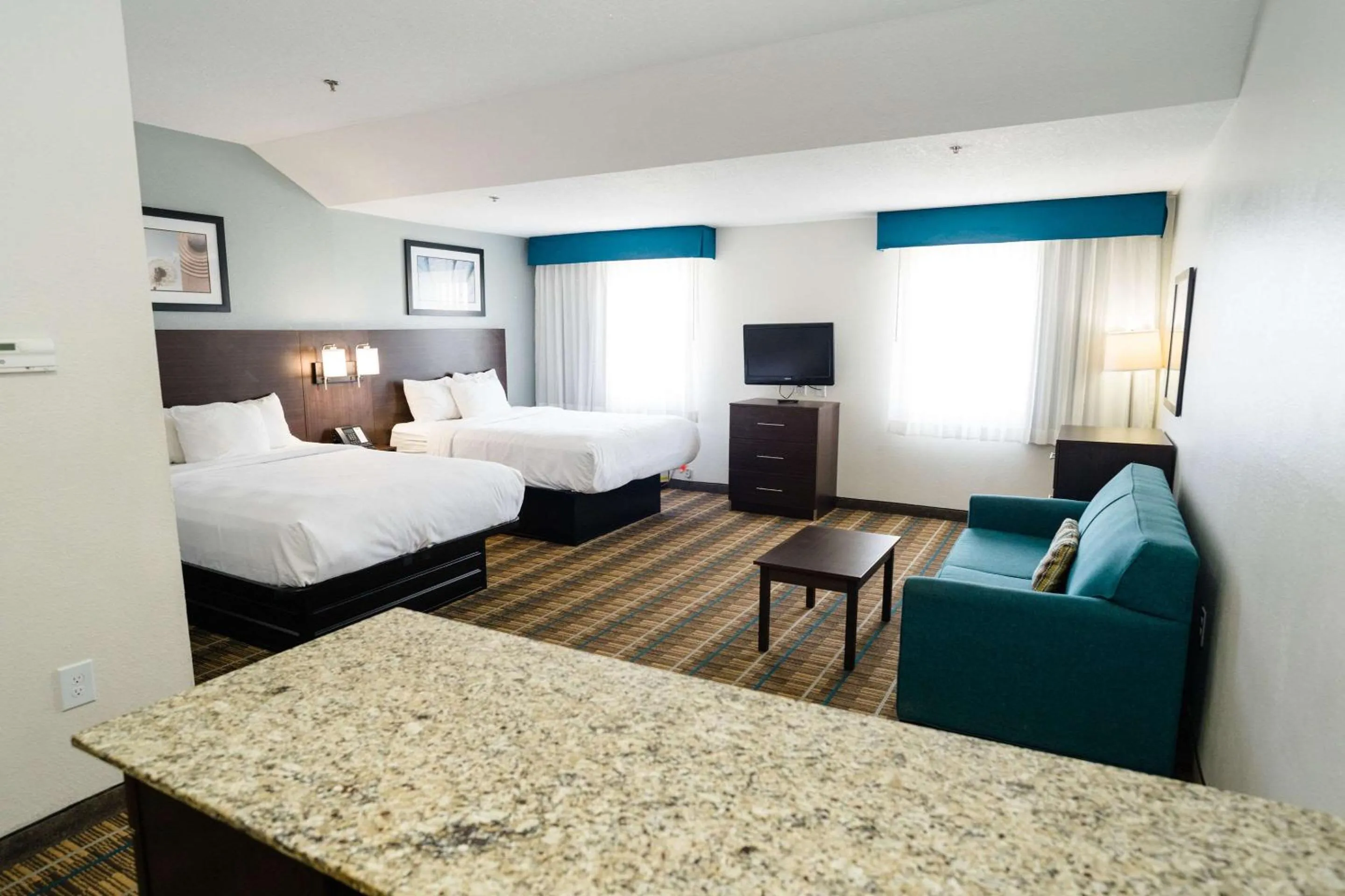 Bedroom, Bed in MainStay Suites Knoxville Airport