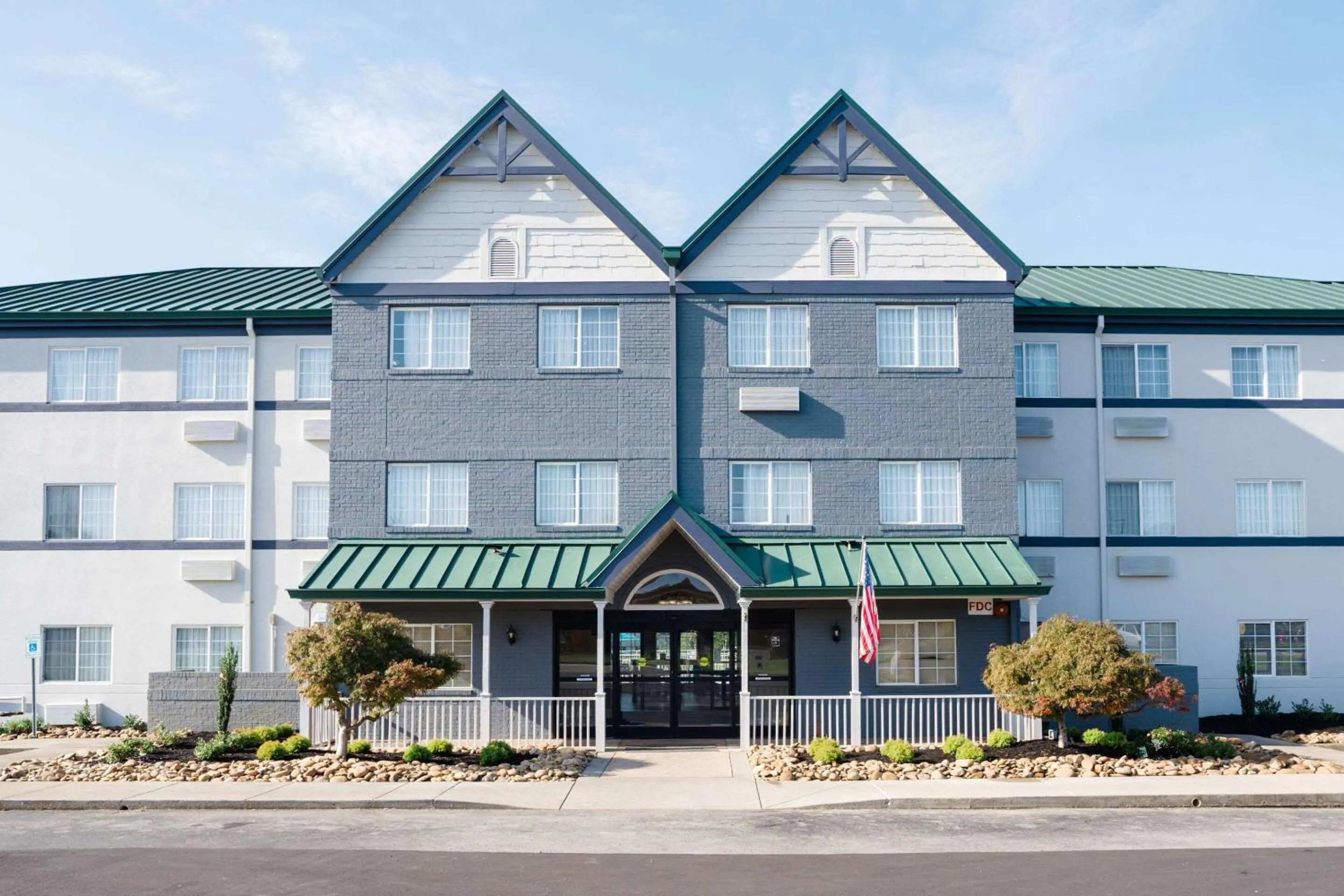 Property building in MainStay Suites Knoxville Airport