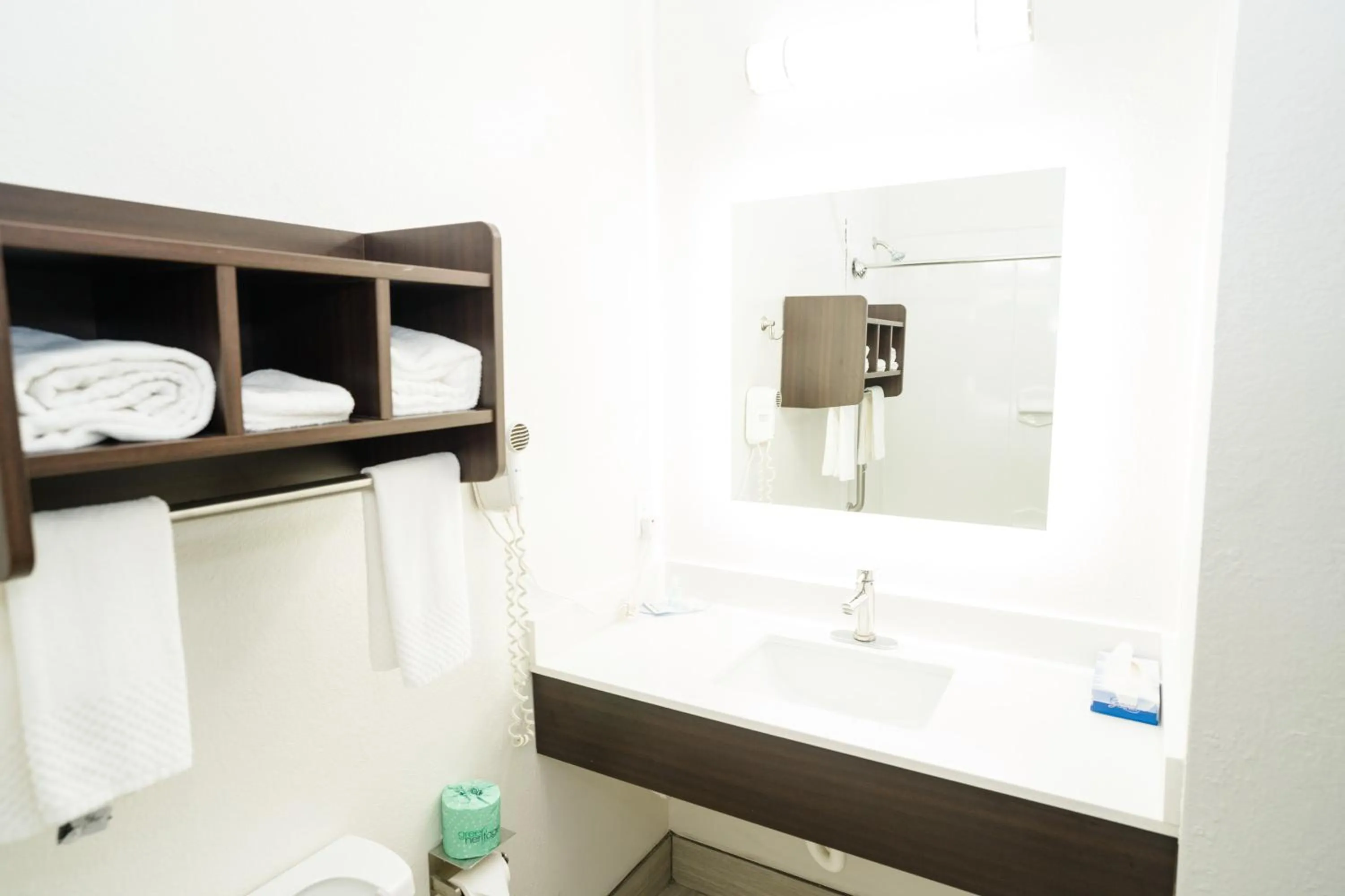 MainStay Suites Knoxville Airport