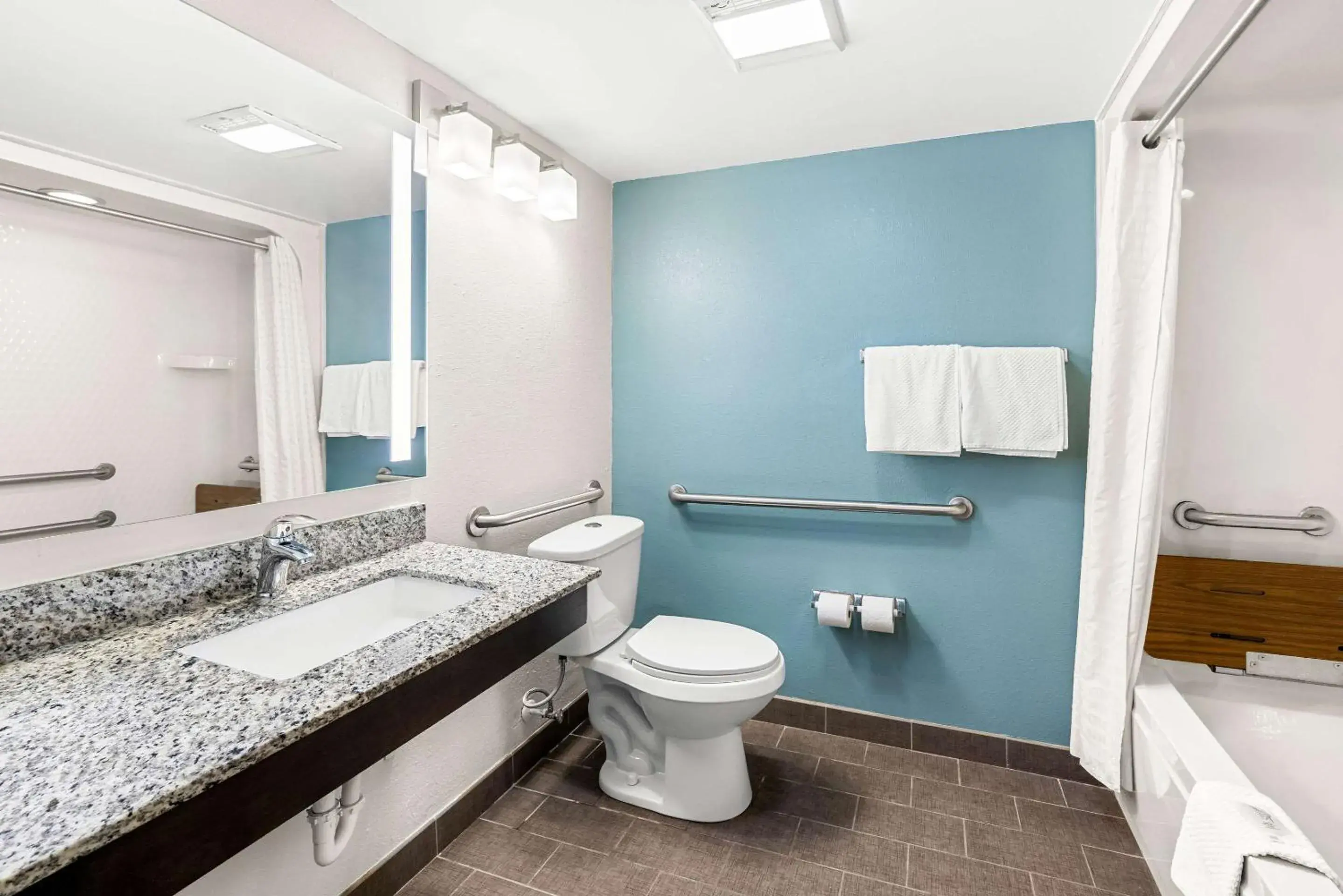 Bedroom in Sleep Inn & Suites Kingsport TriCities Airport Bedroom in Sleep Inn & Suites Kingsport TriCities Airport