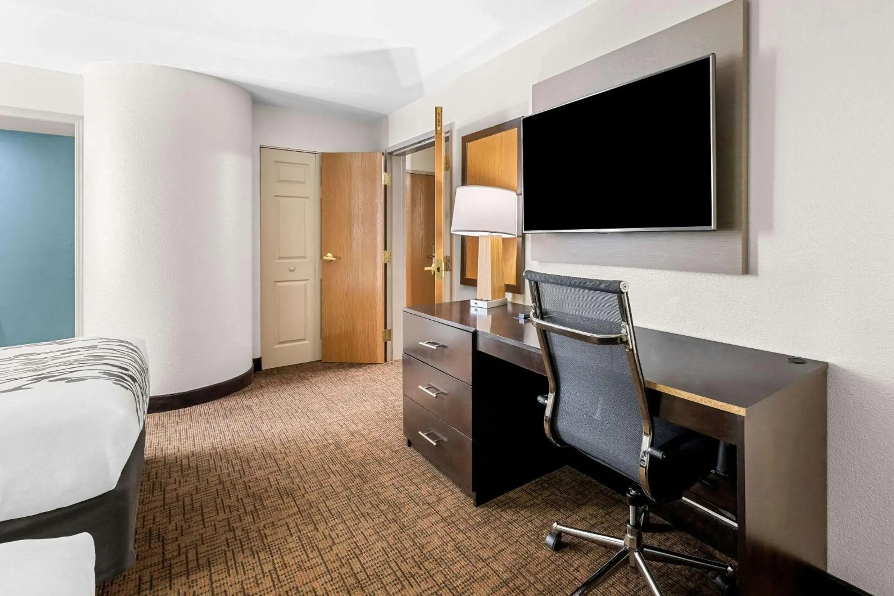 Bedroom in Sleep Inn & Suites Kingsport TriCities Airport Bedroom in Sleep Inn & Suites Kingsport TriCities Airport