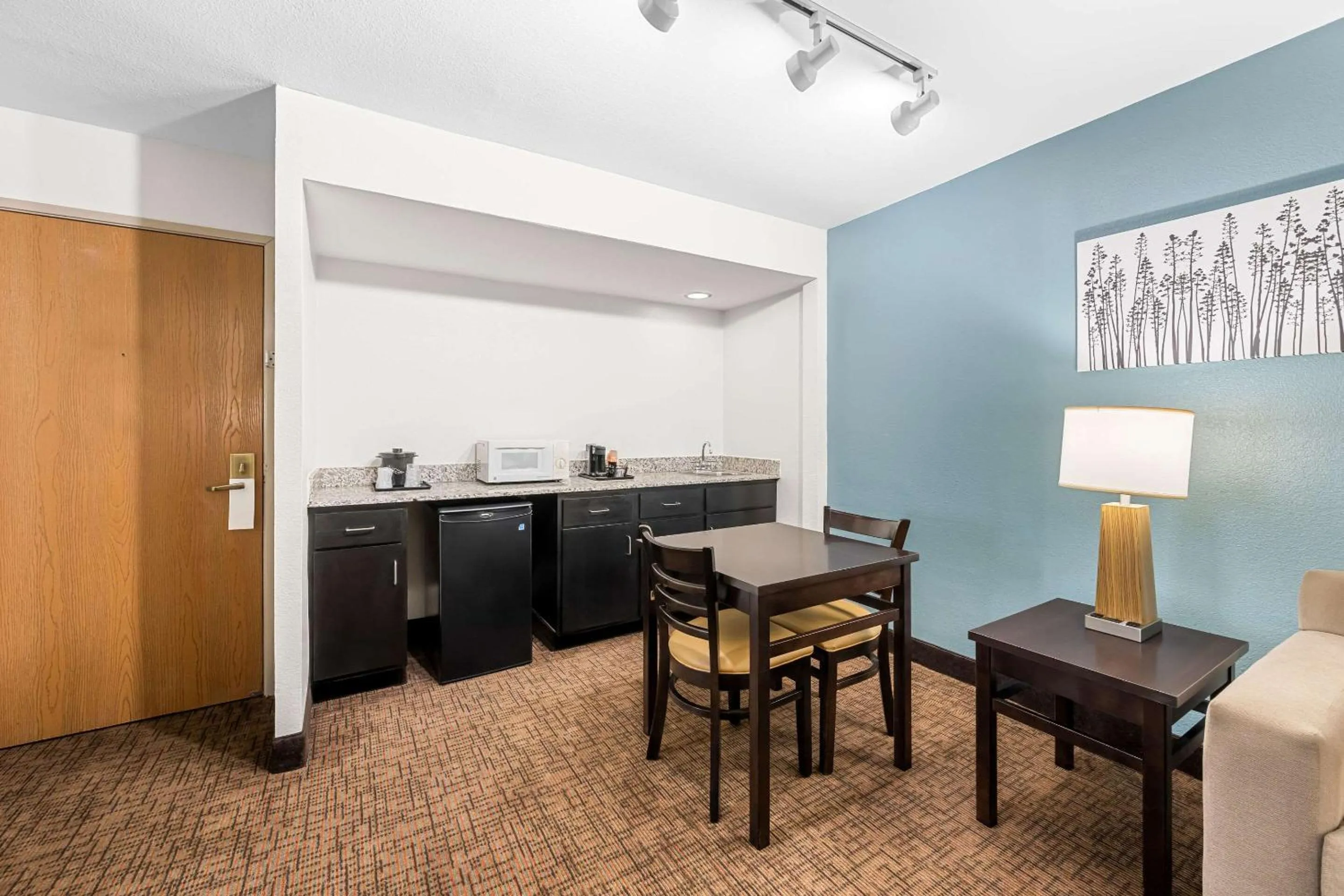 Bedroom in Sleep Inn & Suites Kingsport TriCities Airport