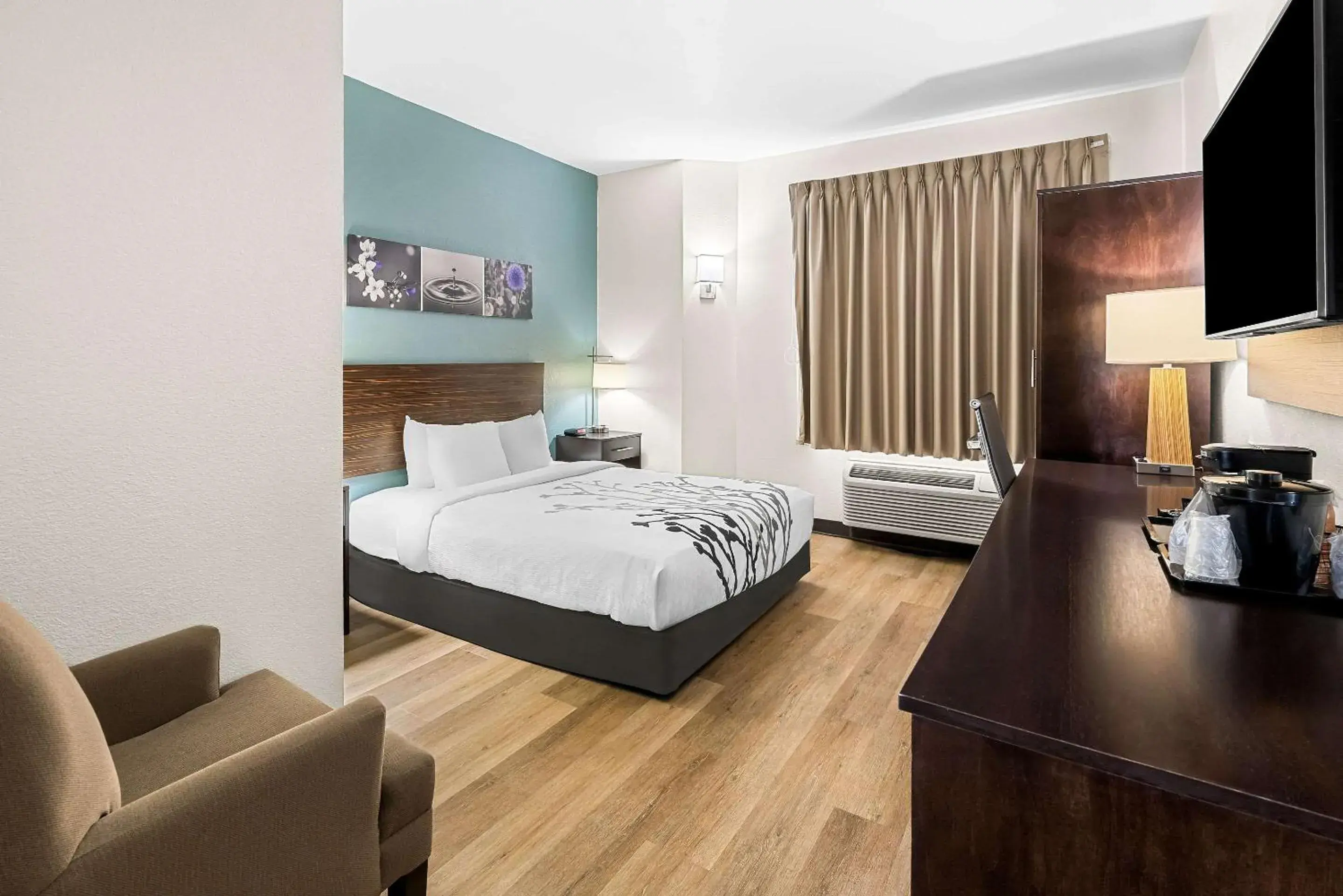 Bedroom, Bed in Sleep Inn & Suites Kingsport TriCities Airport Bedroom, Bed in Sleep Inn & Suites Kingsport TriCities Airport