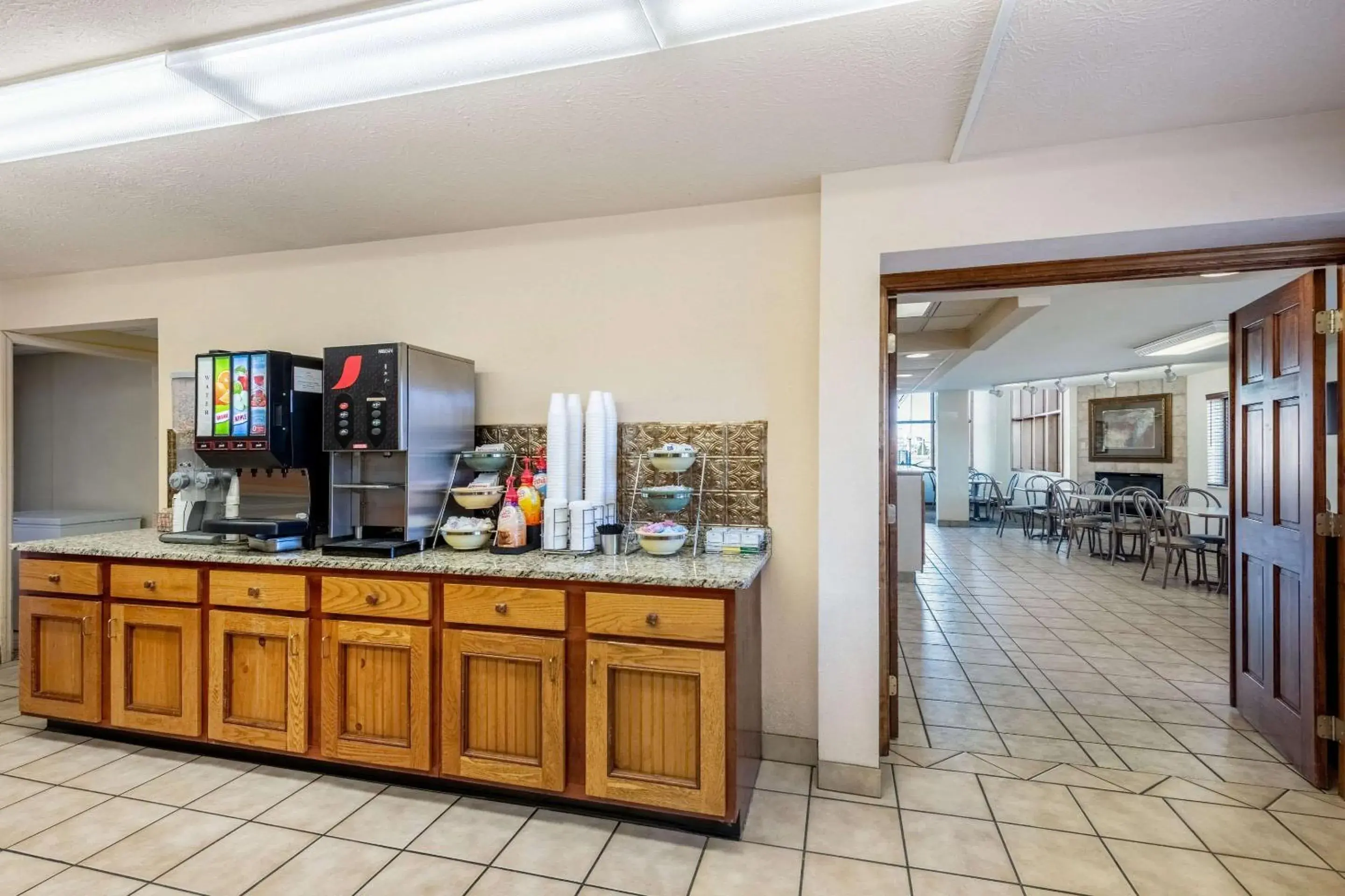 Breakfast in Quality Inn & Suites at Dollywood Lane Breakfast in Quality Inn & Suites at Dollywood Lane