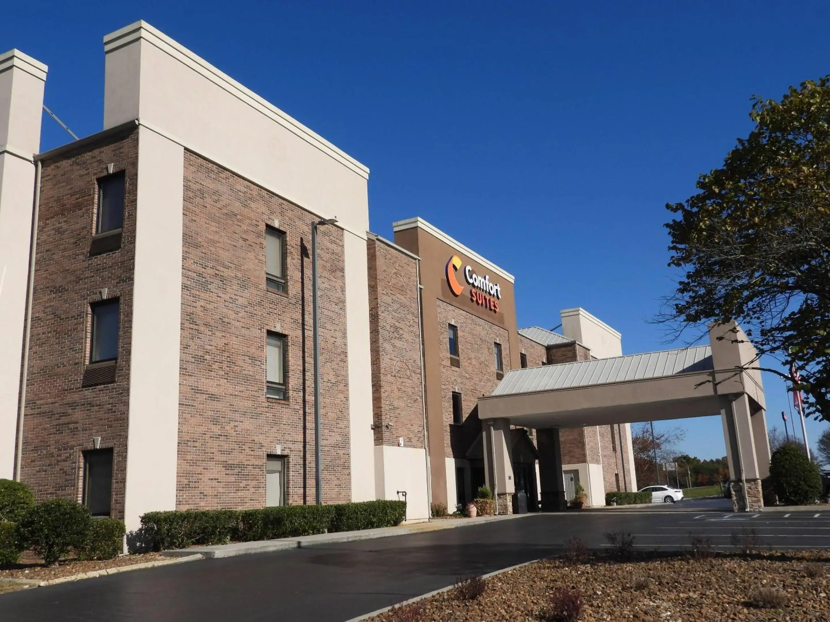 Property building in Comfort Suites Crossville Property building in Comfort Suites Crossville