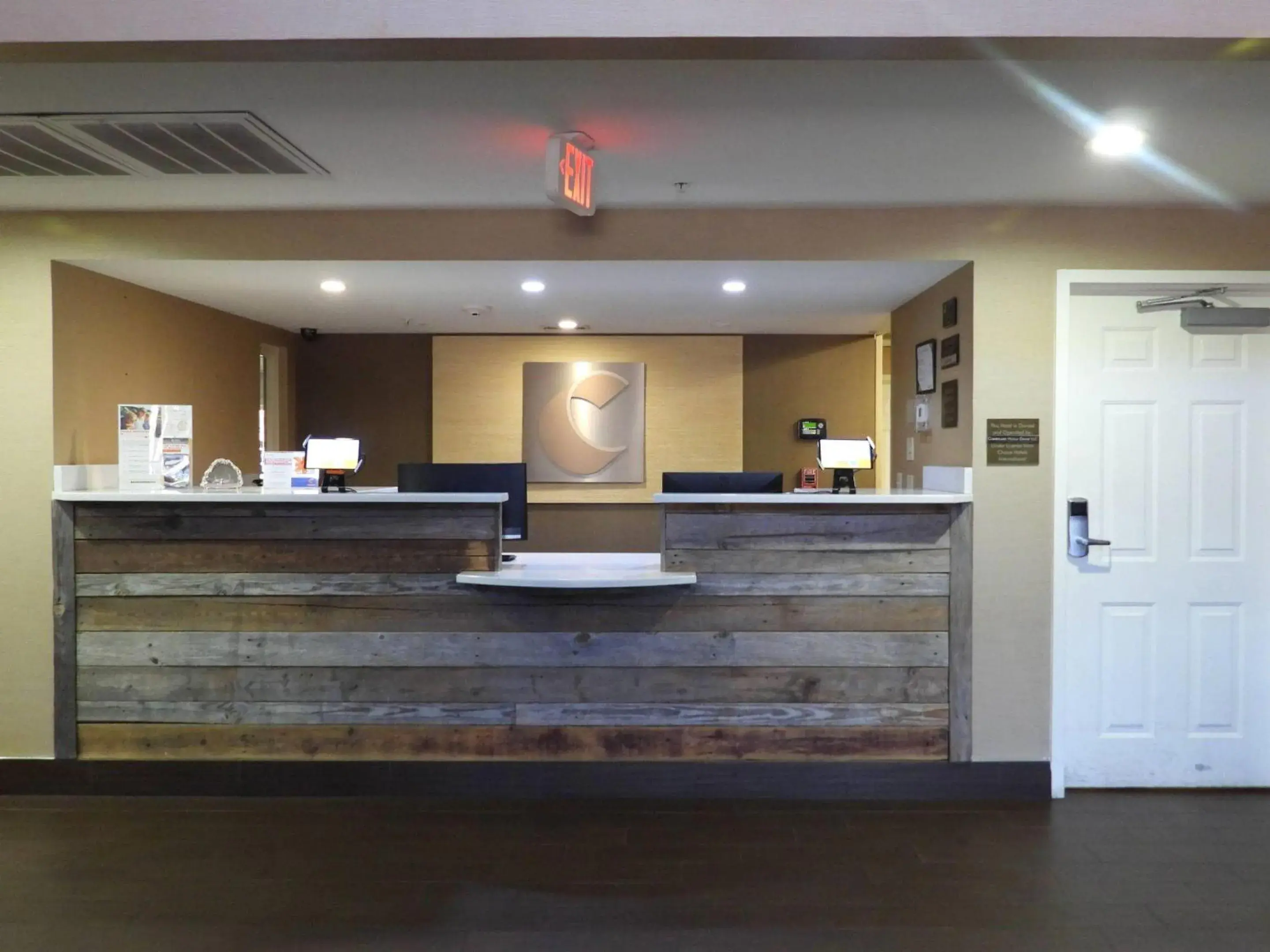 Lobby or reception in Comfort Suites Crossville Lobby or reception in Comfort Suites Crossville