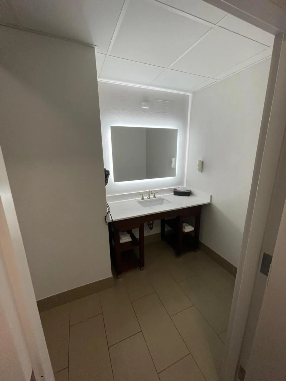 hair dresser in Comfort Suites Crossville