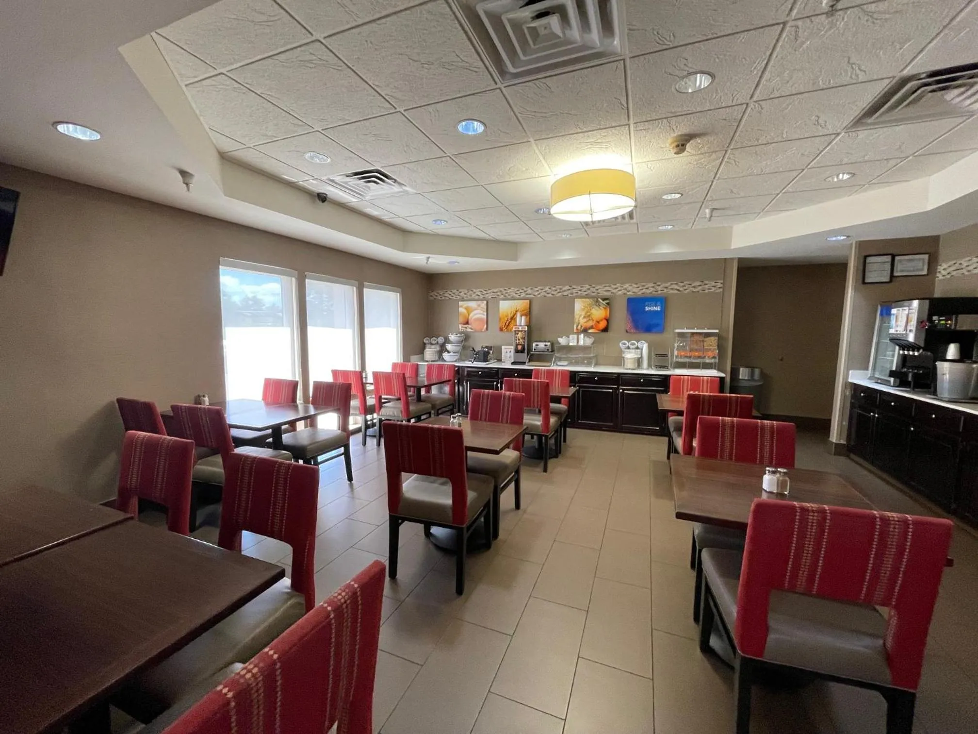 Food and drinks in Comfort Suites Crossville