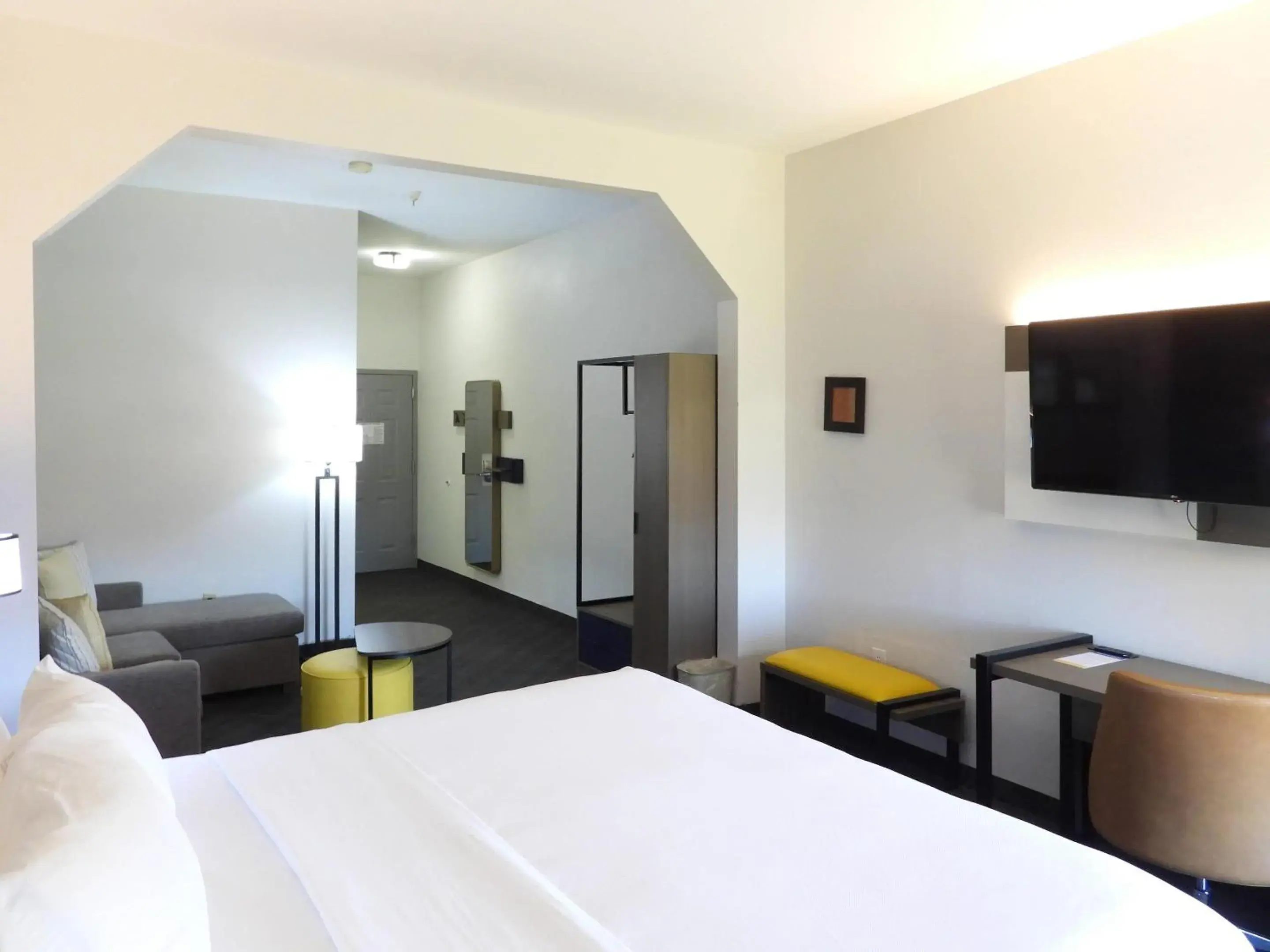 Bedroom, Bed in Comfort Suites Crossville Bedroom, Bed in Comfort Suites Crossville