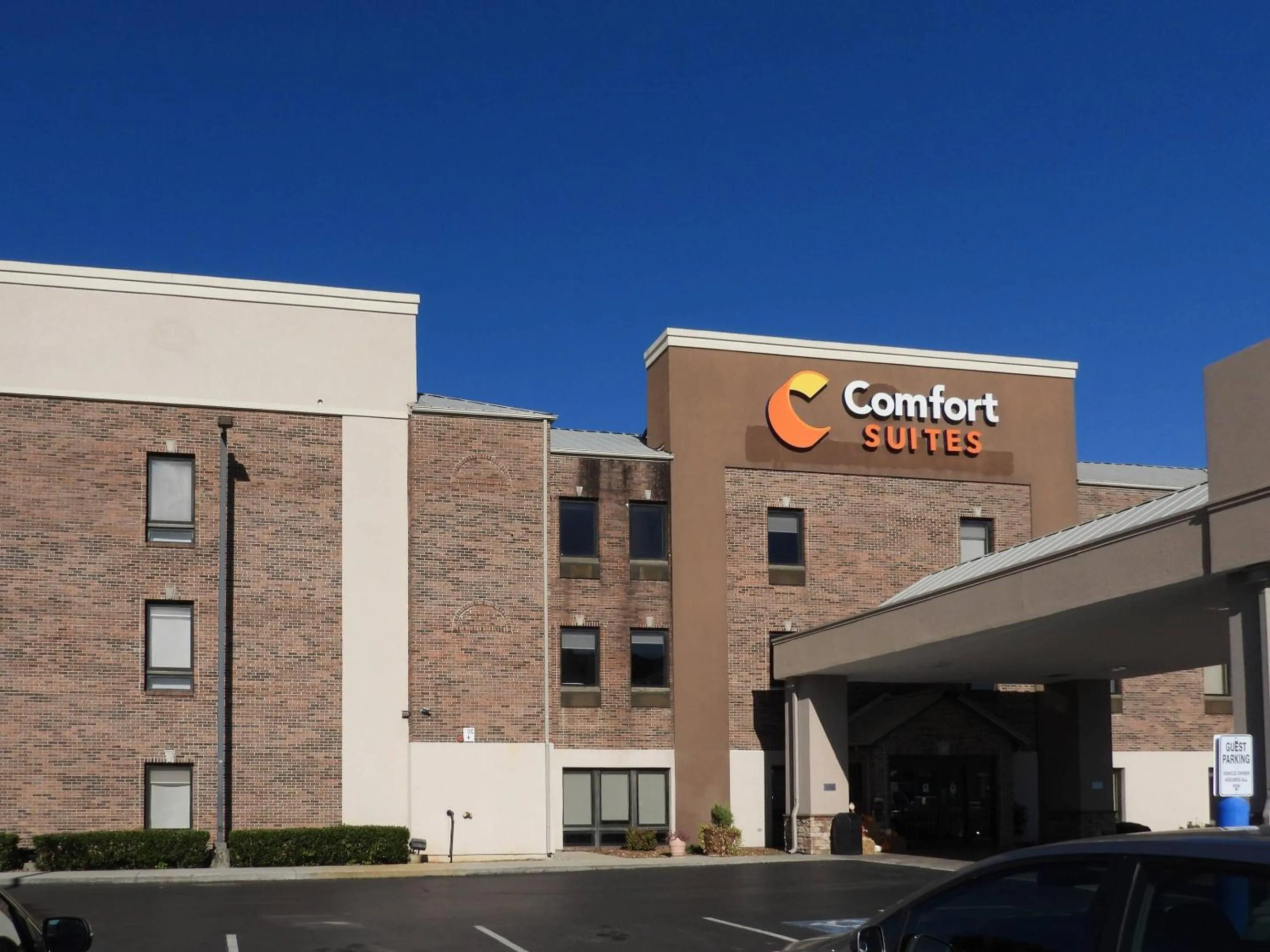 Property building in Comfort Suites Crossville