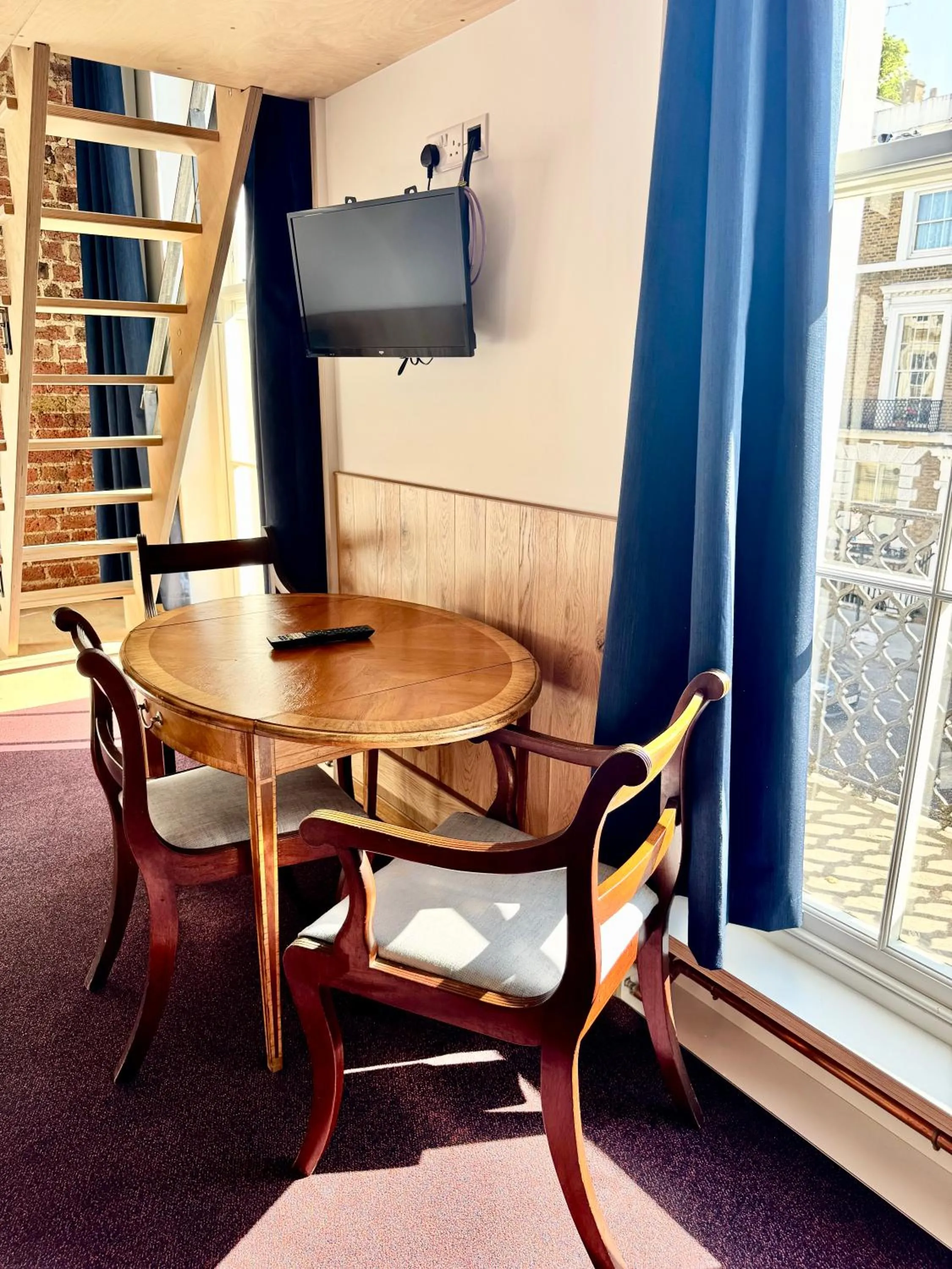 Victorian Loft Living Hotel 22