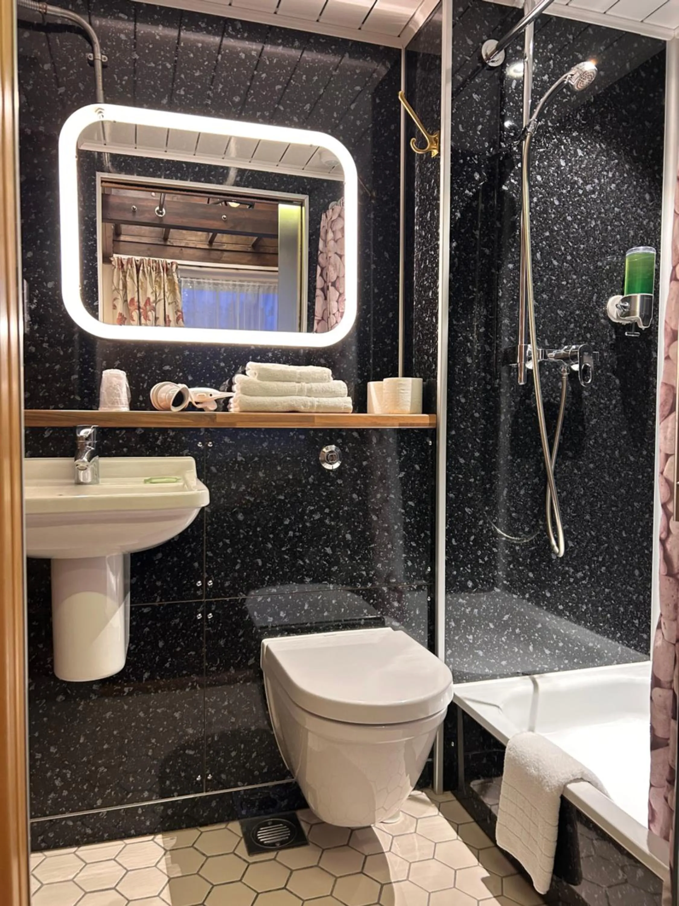 Shower in Victorian Loft Living Hotel 22