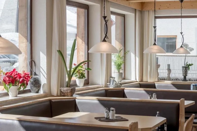Restaurant/places to eat in Sonne & Schnee in Kühtai