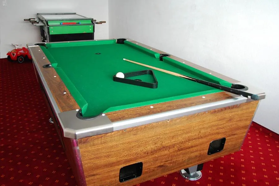 Billiard in Sonne & Schnee in Kühtai