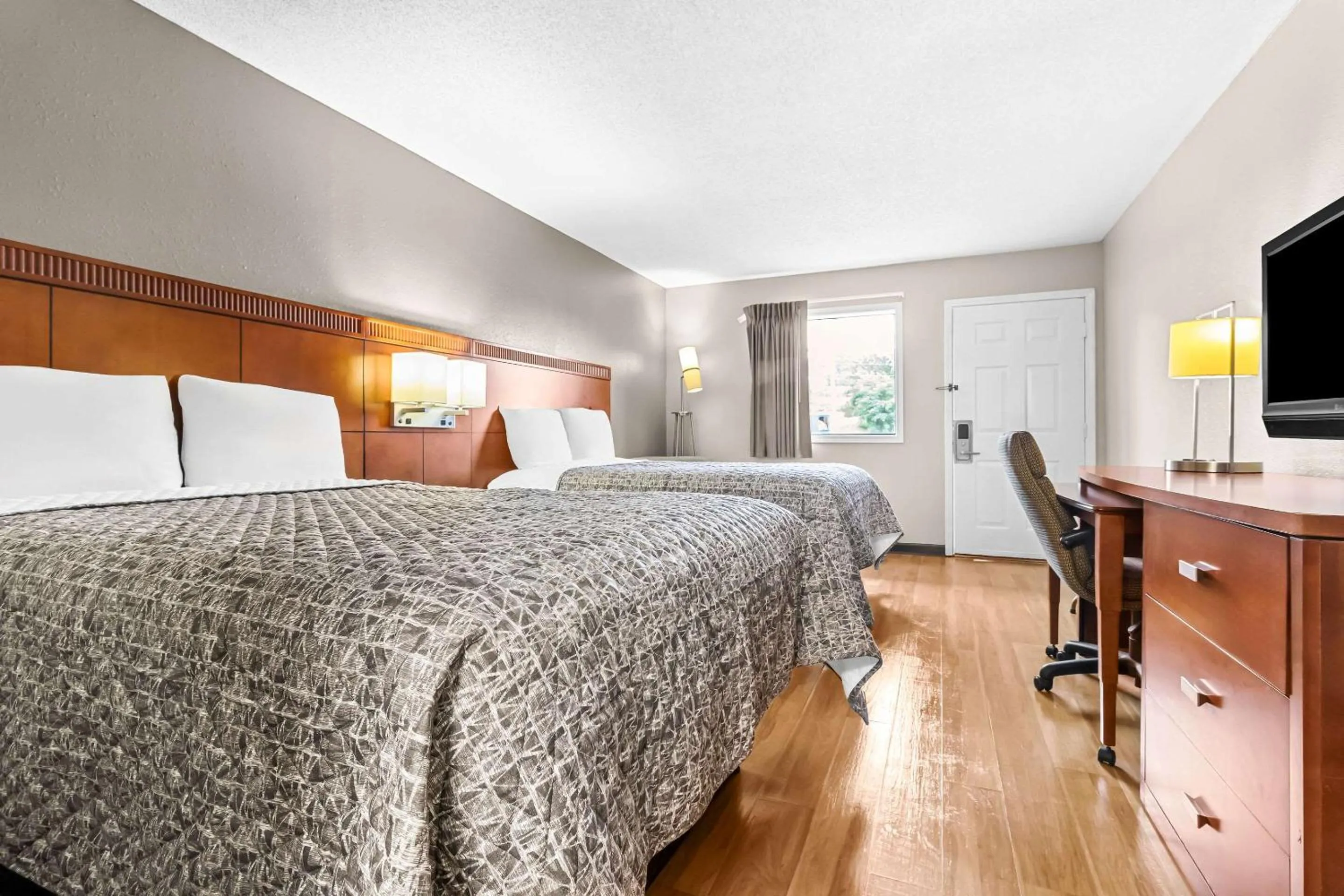 Bedroom, Bed in Rodeway Inn