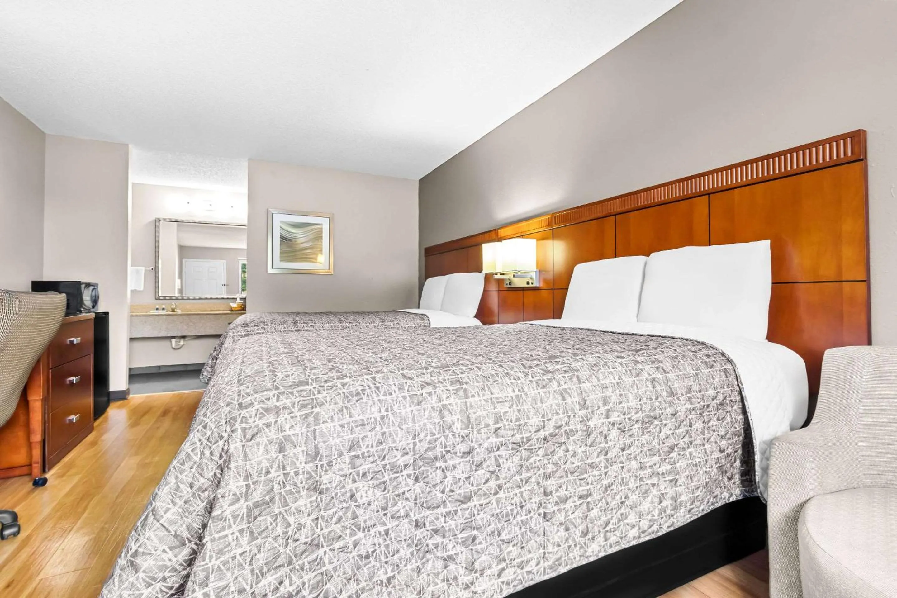 Bedroom, Bed in Rodeway Inn