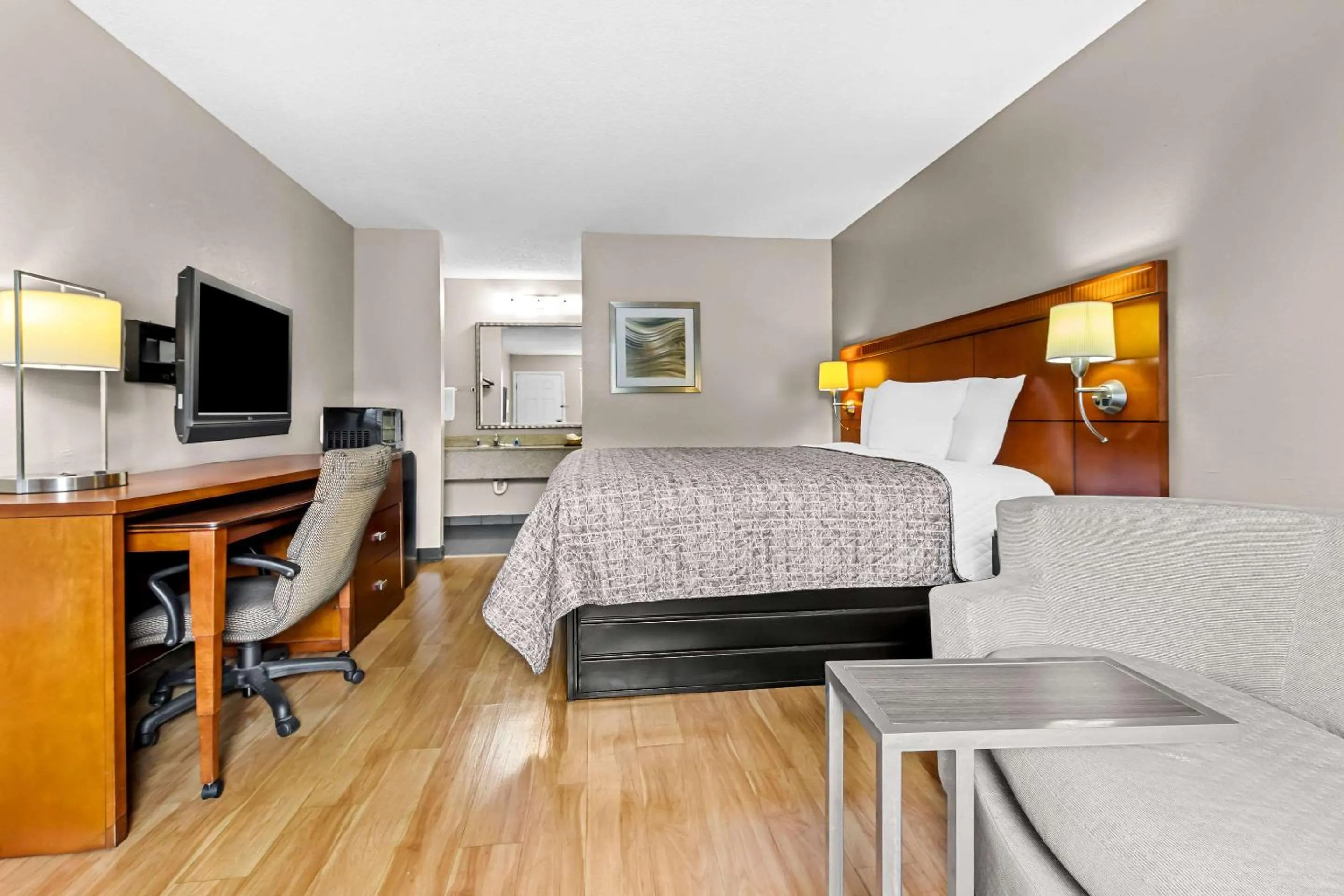 Bedroom in Rodeway Inn