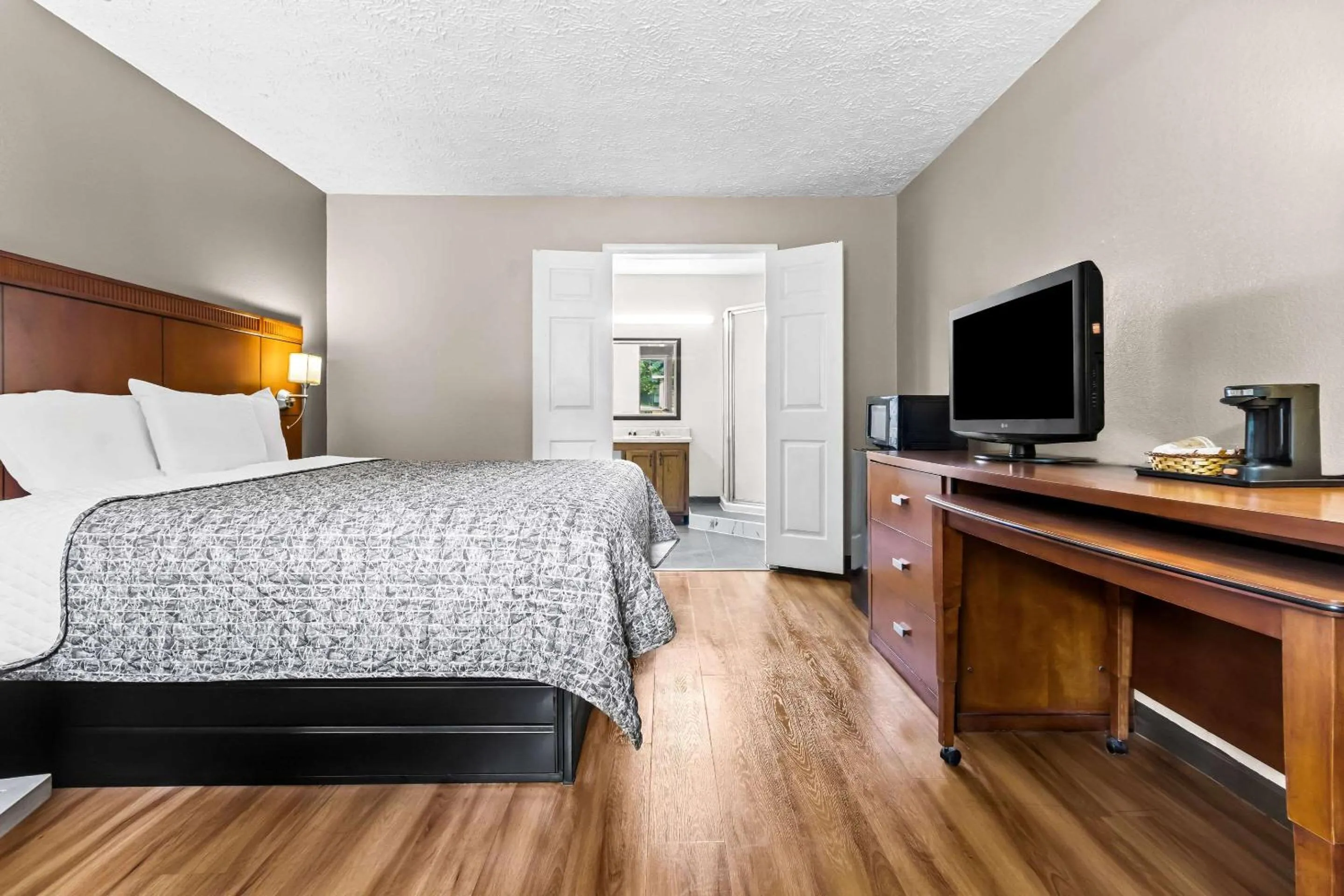 Bedroom, Bed in Rodeway Inn