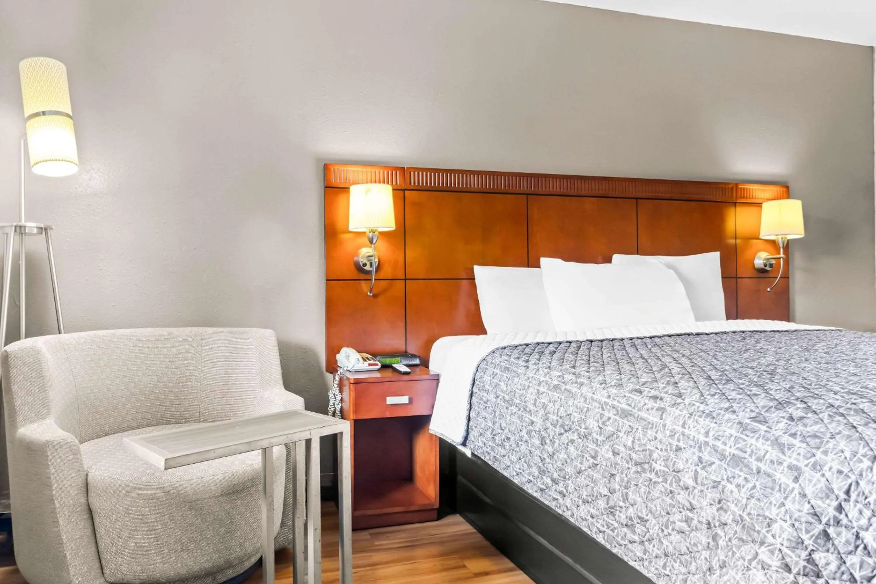 Bedroom, Bed in Rodeway Inn