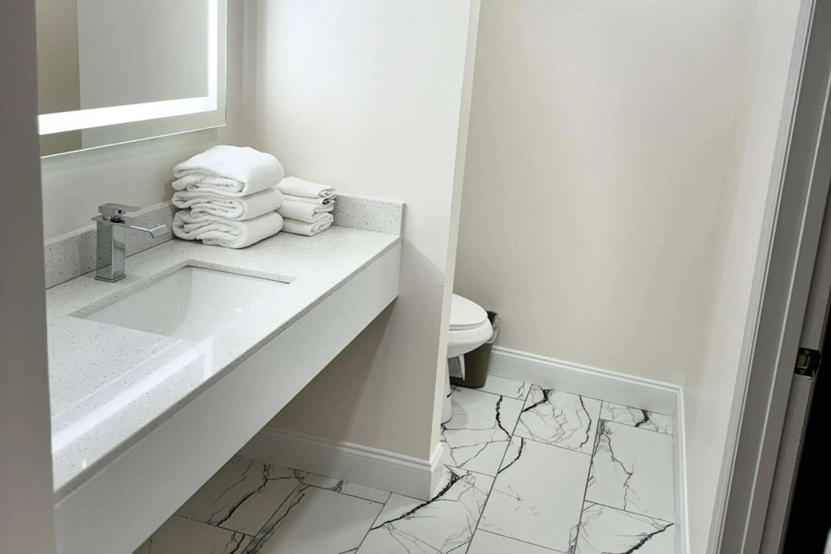 Bedroom in Quality Inn Creekside - Downtown Gatlinburg