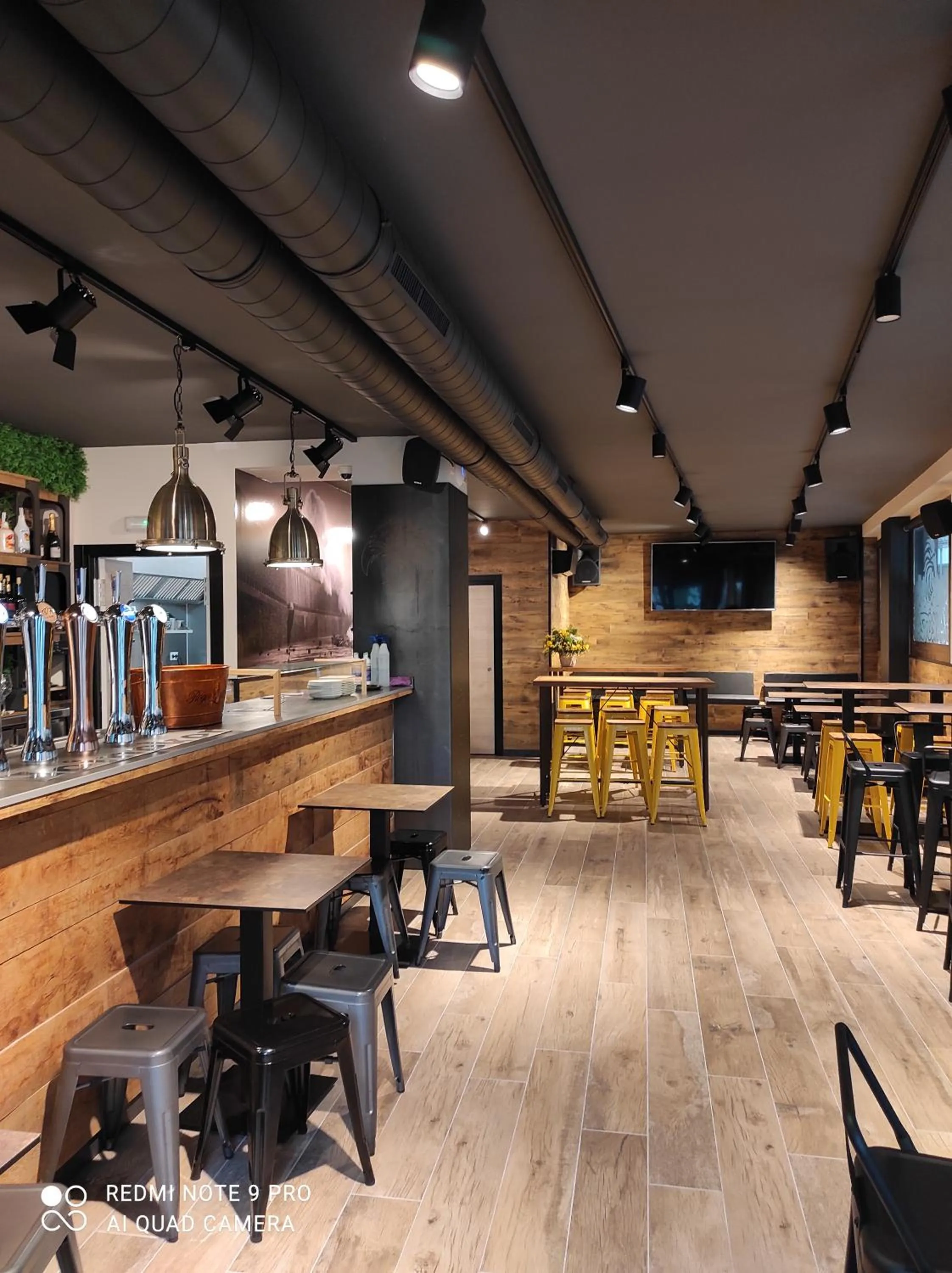 Restaurant/places to eat in MIROTZA ROOMS AND APARTMENTS