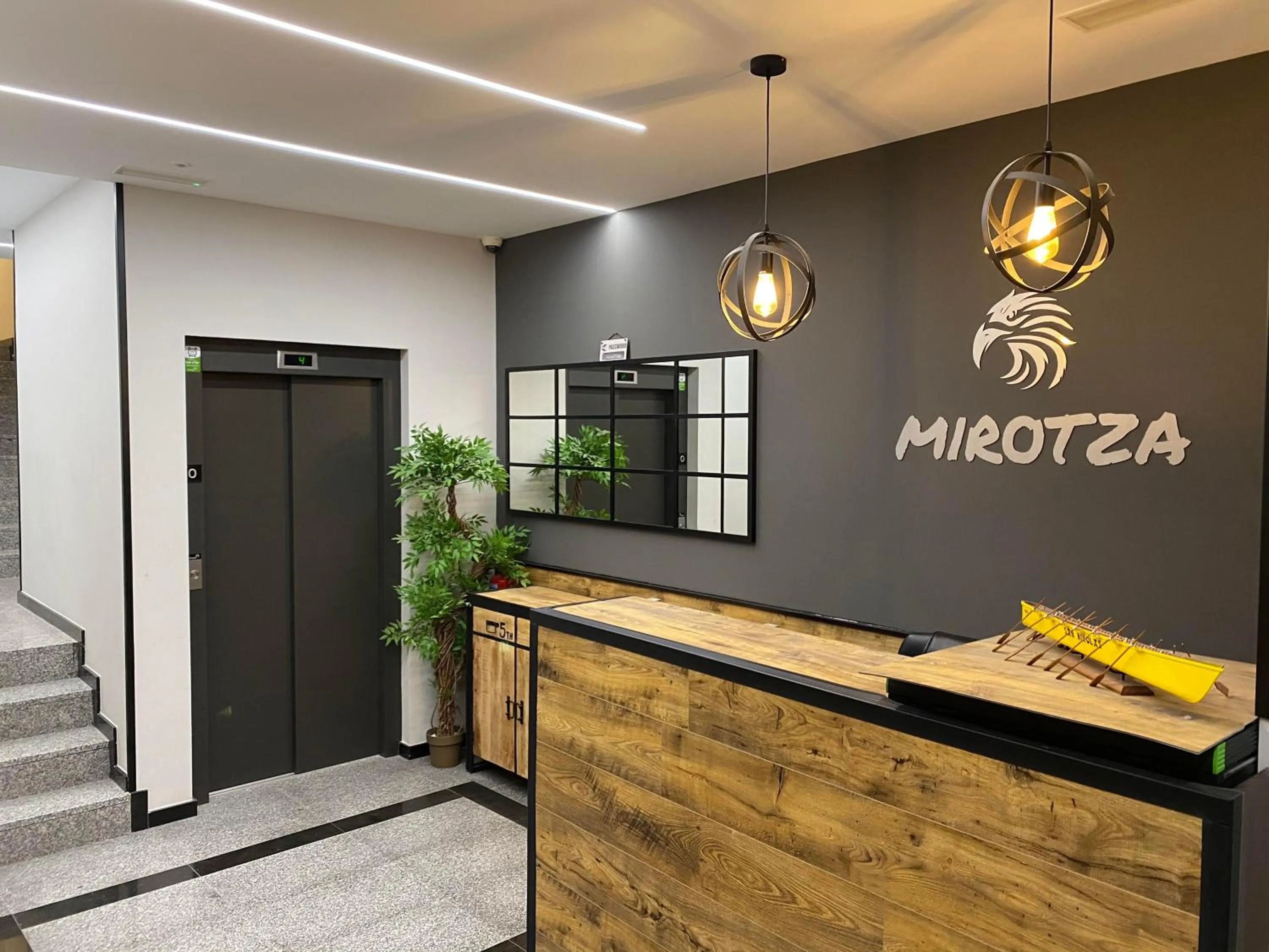 Lobby or reception in MIROTZA ROOMS AND APARTMENTS