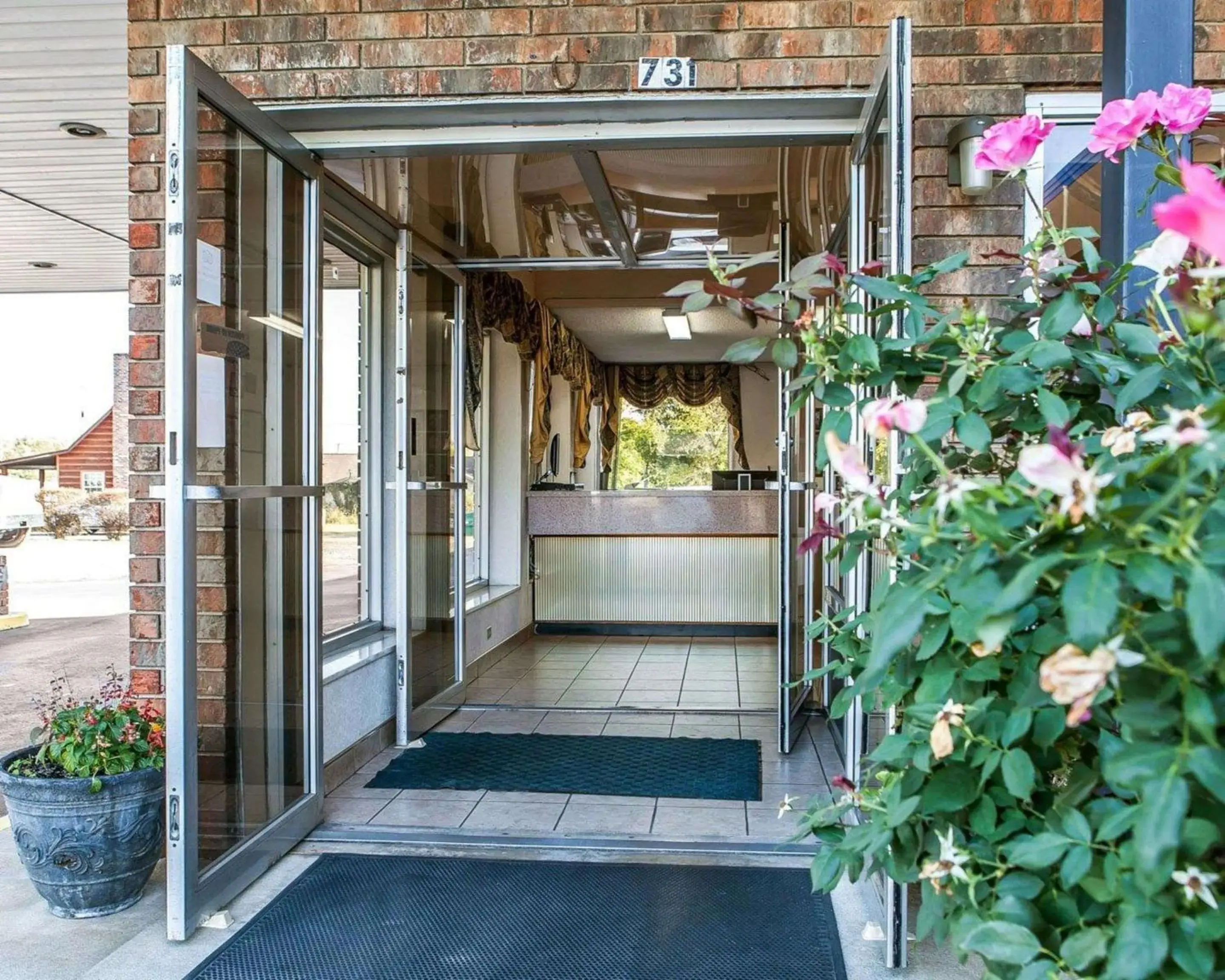 Property building in Rodeway Inn Property building in Rodeway Inn