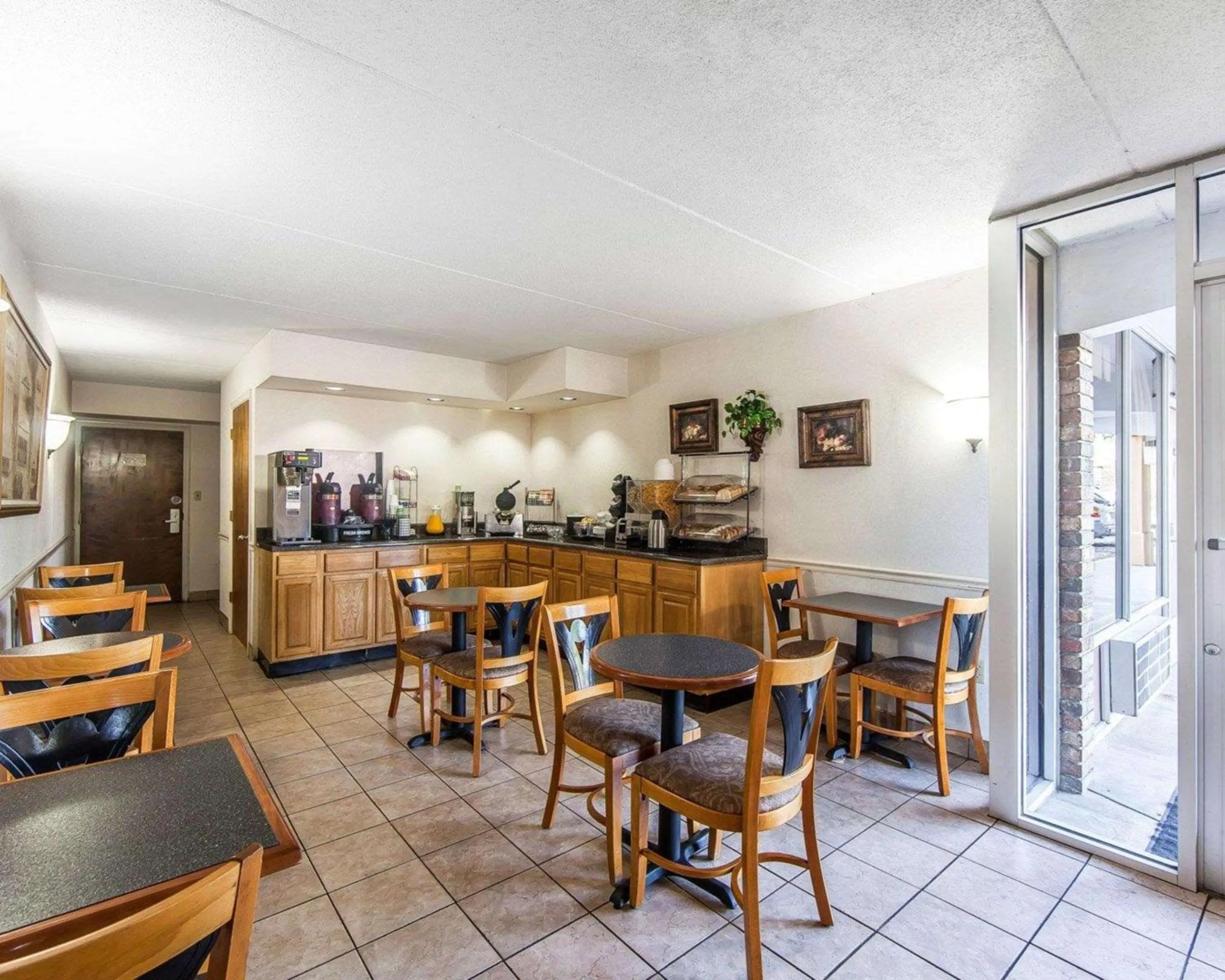 Restaurant/places to eat in Rodeway Inn Sweetwater South