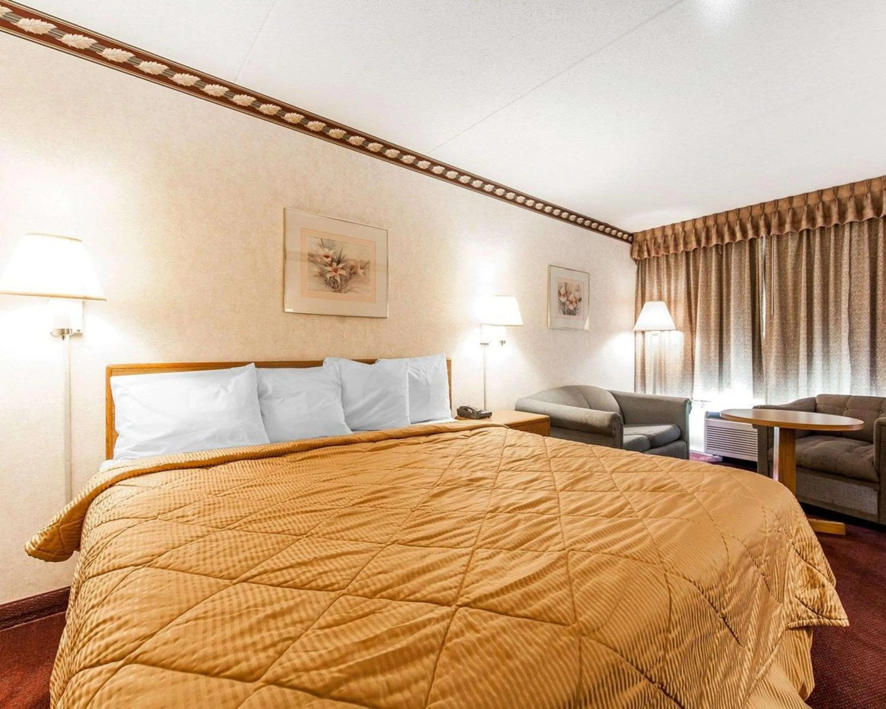 Photo of the whole room, Bed in Rodeway Inn Sweetwater South