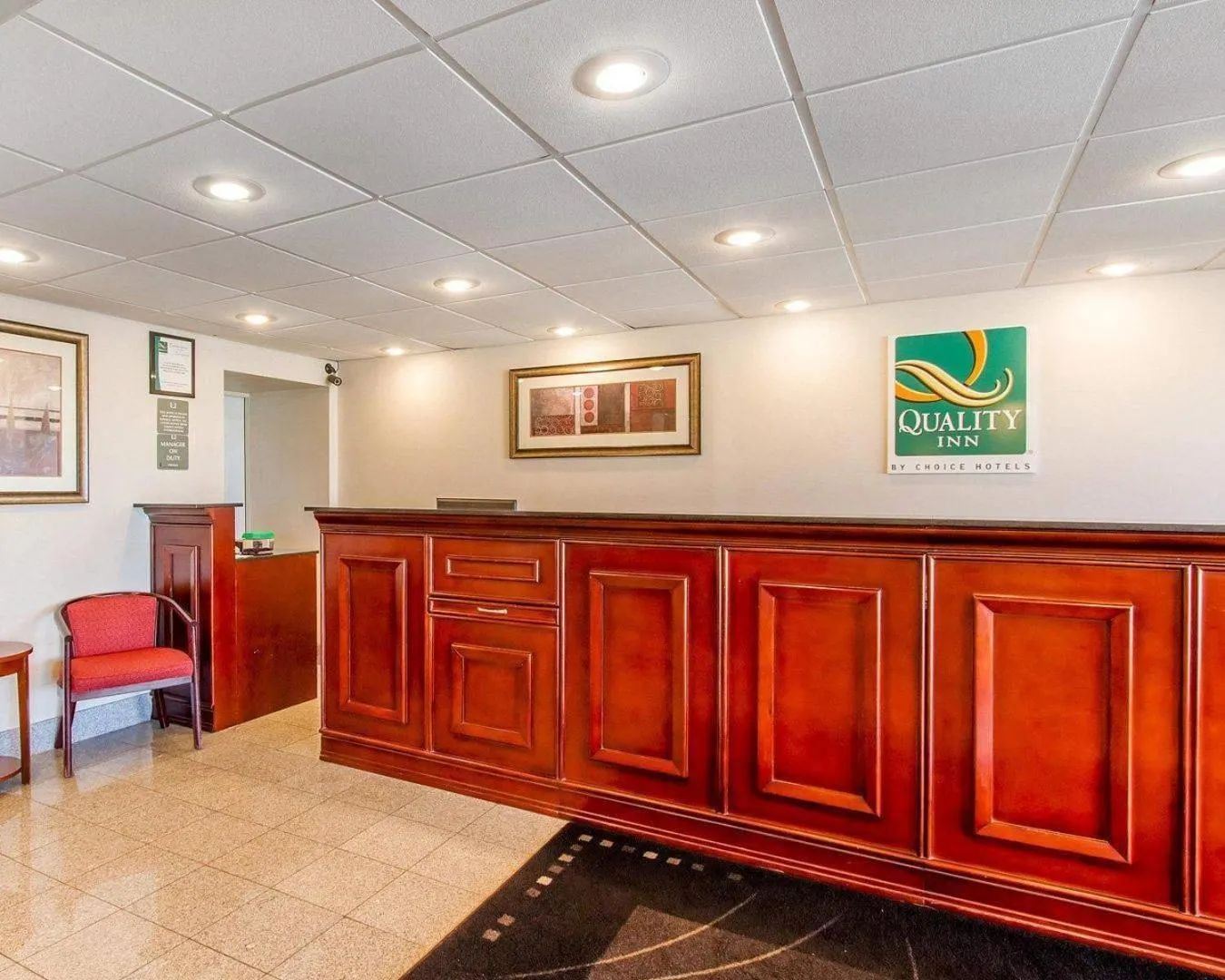 Lobby or reception in Quality Inn Dyersburg I-155