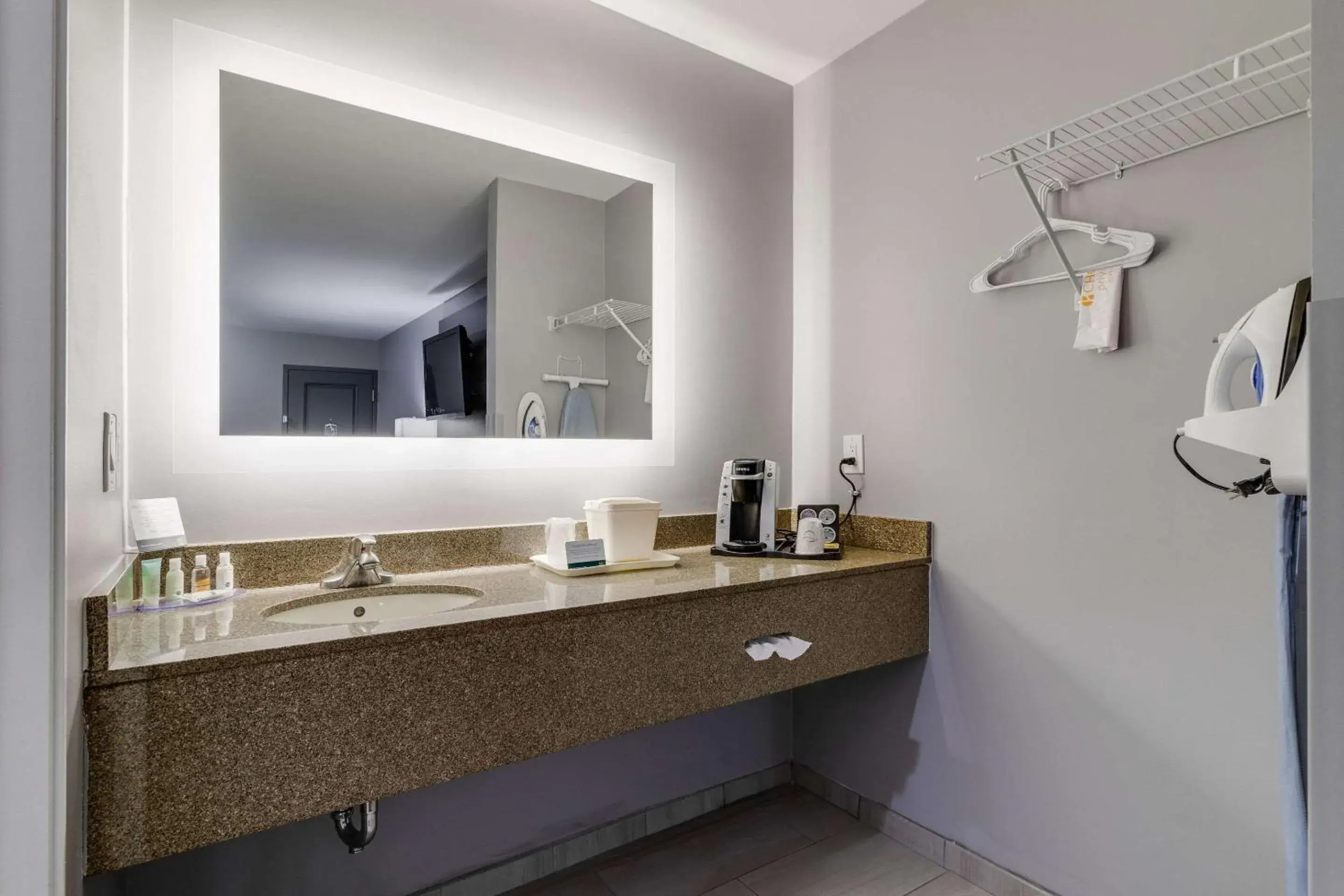 Bedroom in Quality Inn Kodak Sevierville Bedroom in Quality Inn Kodak Sevierville