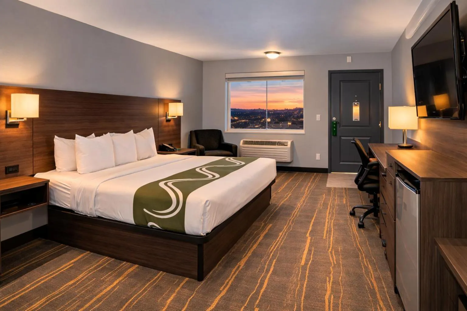 TV and multimedia, Bed in Quality Inn Kodak Sevierville