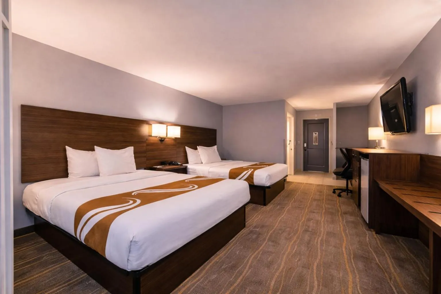 TV and multimedia, Bed in Quality Inn Kodak Sevierville