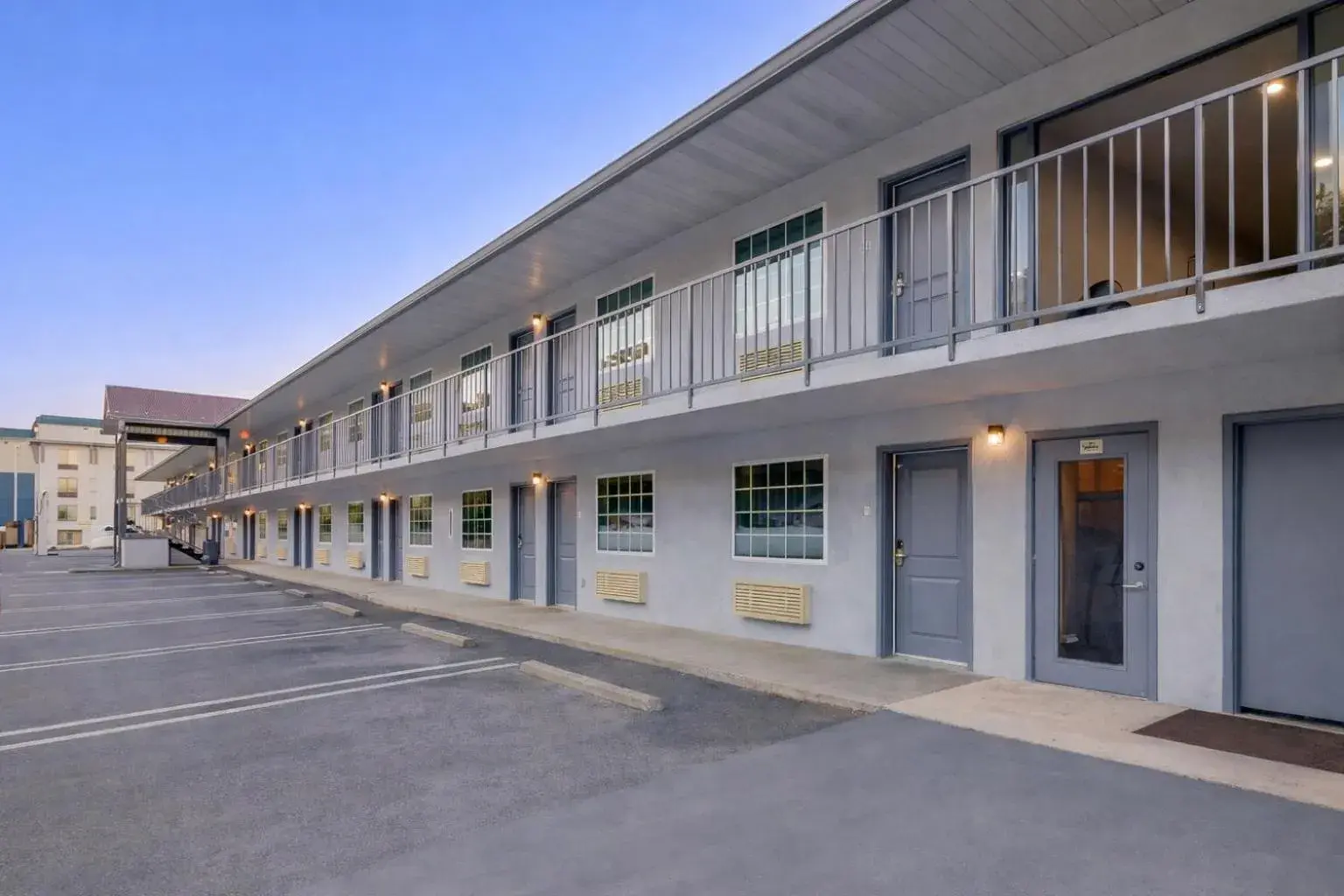 Property building in Quality Inn Kodak Sevierville Property building in Quality Inn Kodak Sevierville