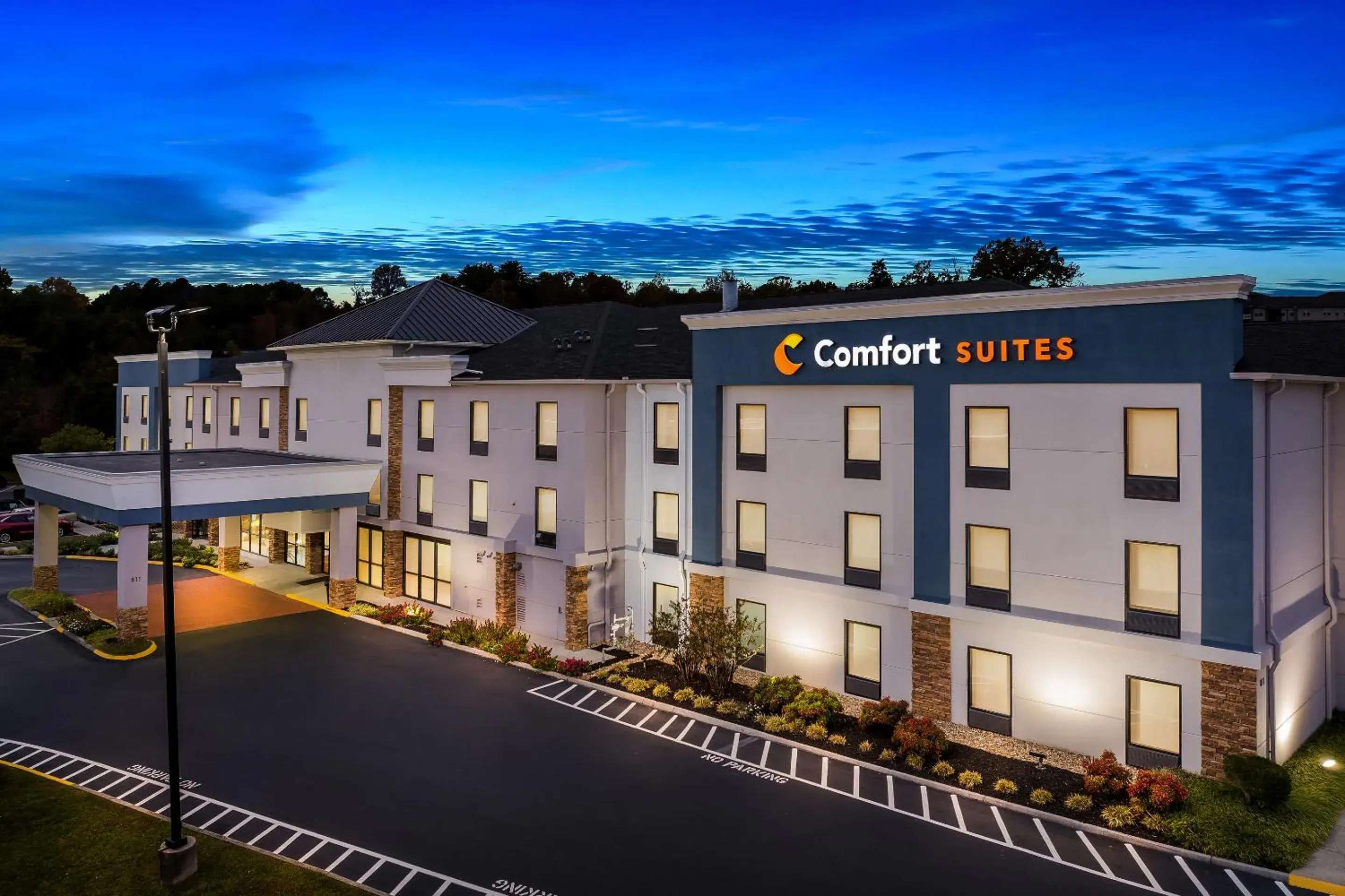 Property building in Comfort Suites Knoxville West - Farragut Property building in Comfort Suites Knoxville West - Farragut