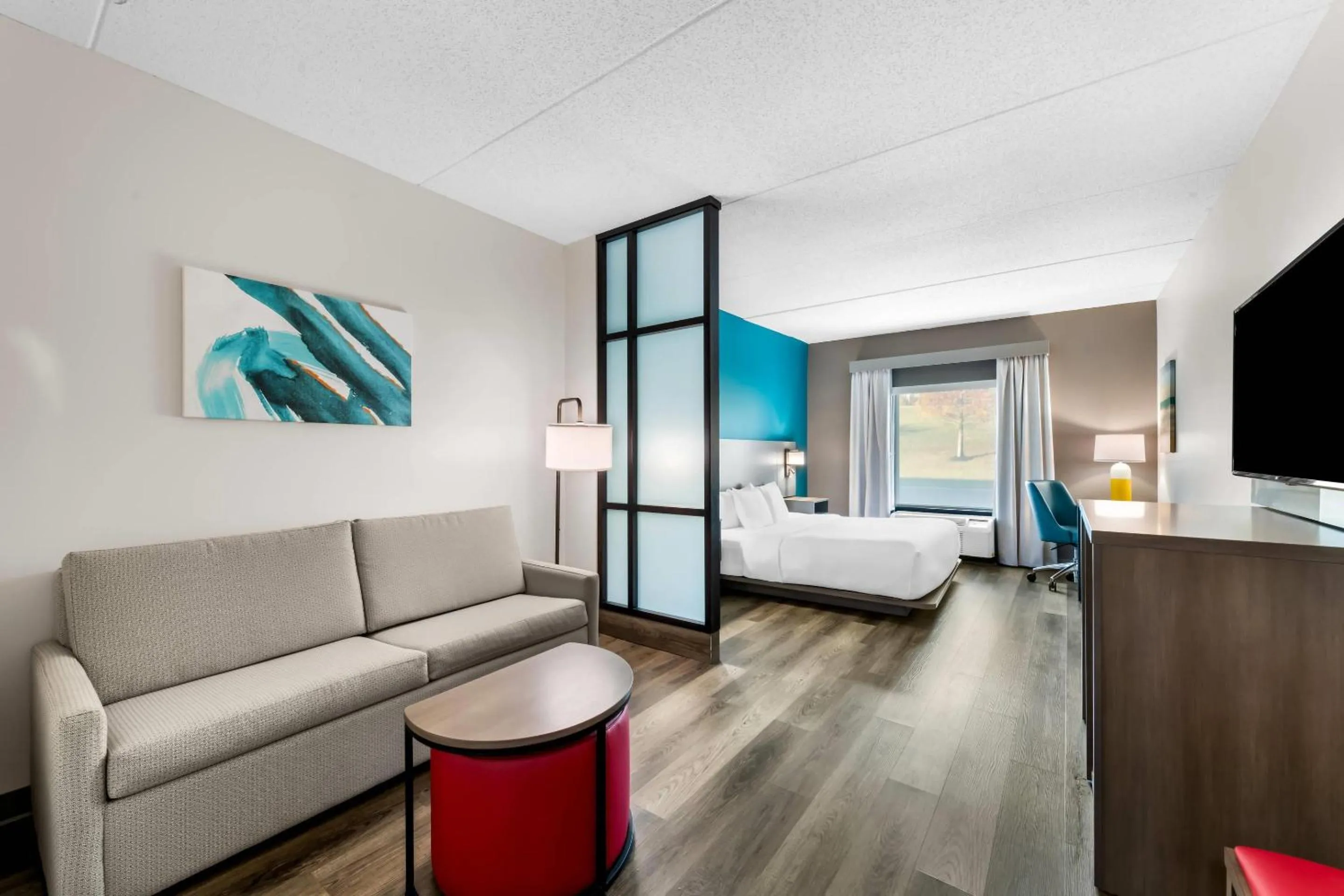 Bedroom, Bed in Comfort Suites Knoxville West - Farragut