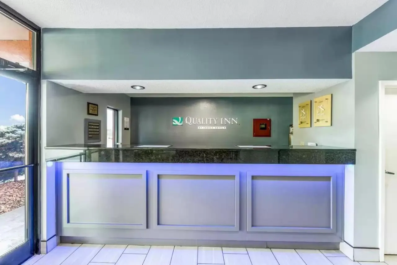 Lobby or reception in Quality Inn Downtown