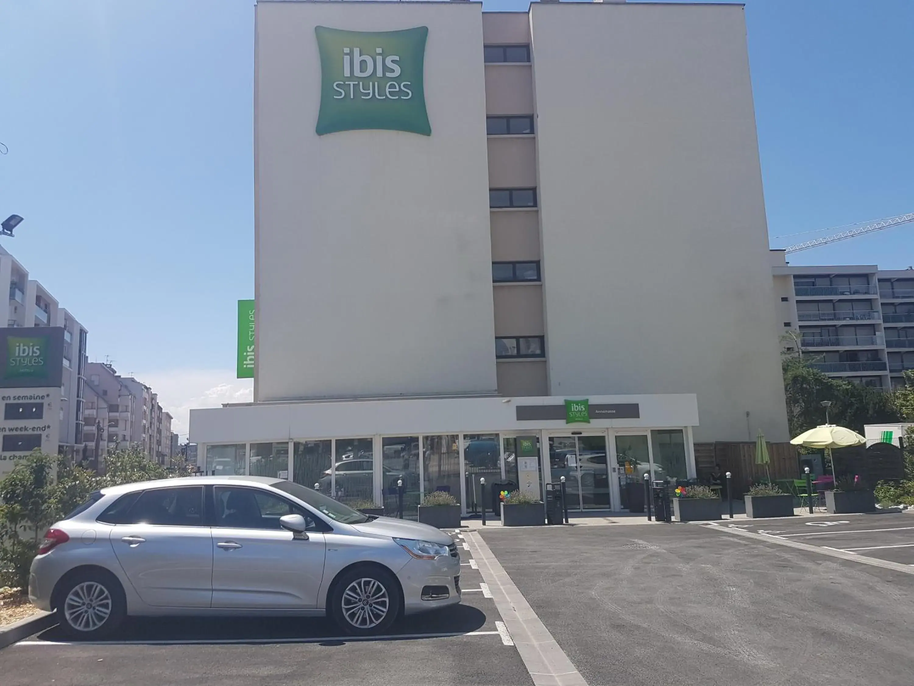 Facade/entrance in Ibis Styles Annemasse Genève Facade/entrance in Ibis Styles Annemasse Genève