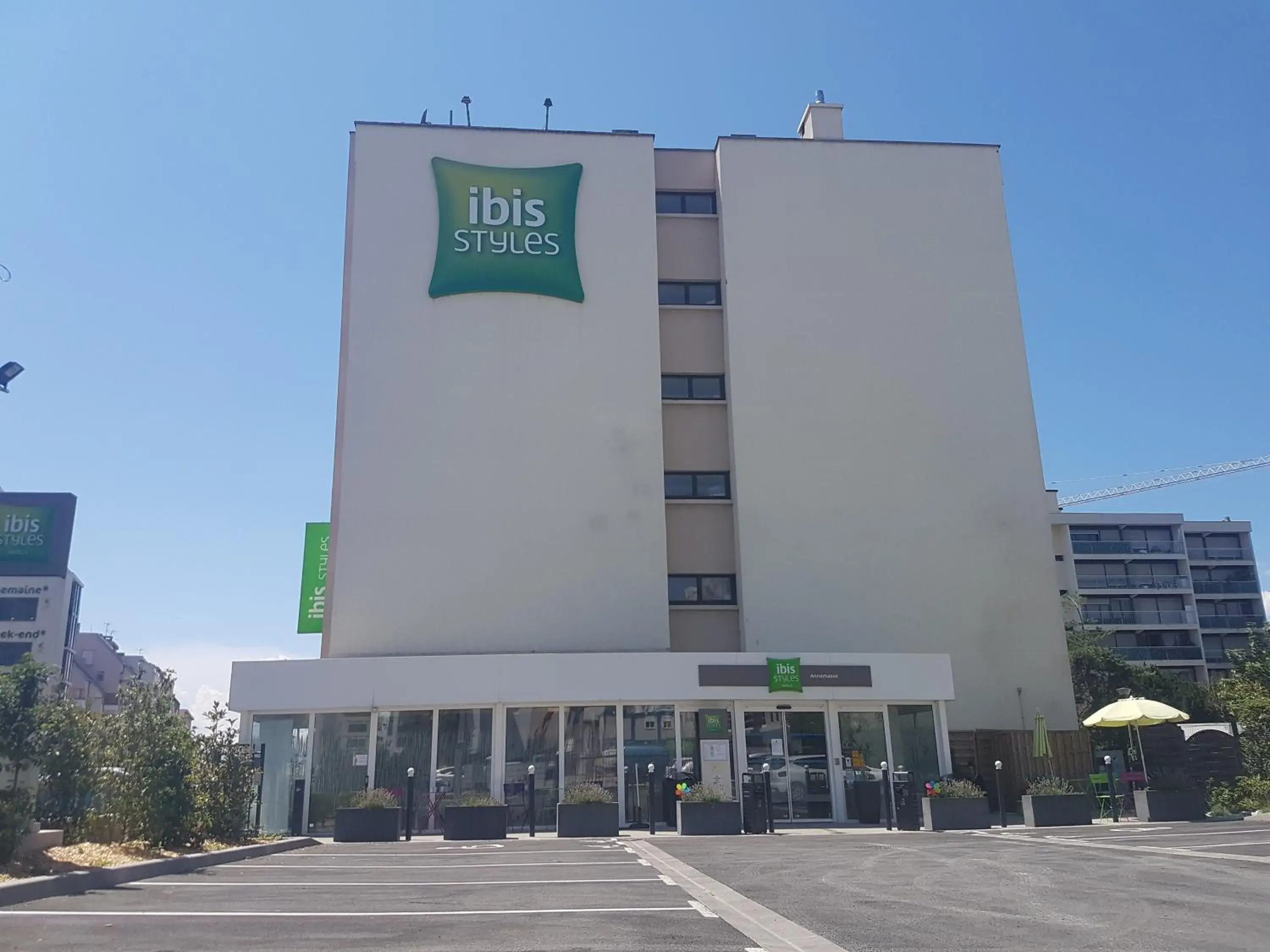Facade/entrance in Ibis Styles Annemasse Genève Facade/entrance in Ibis Styles Annemasse Genève