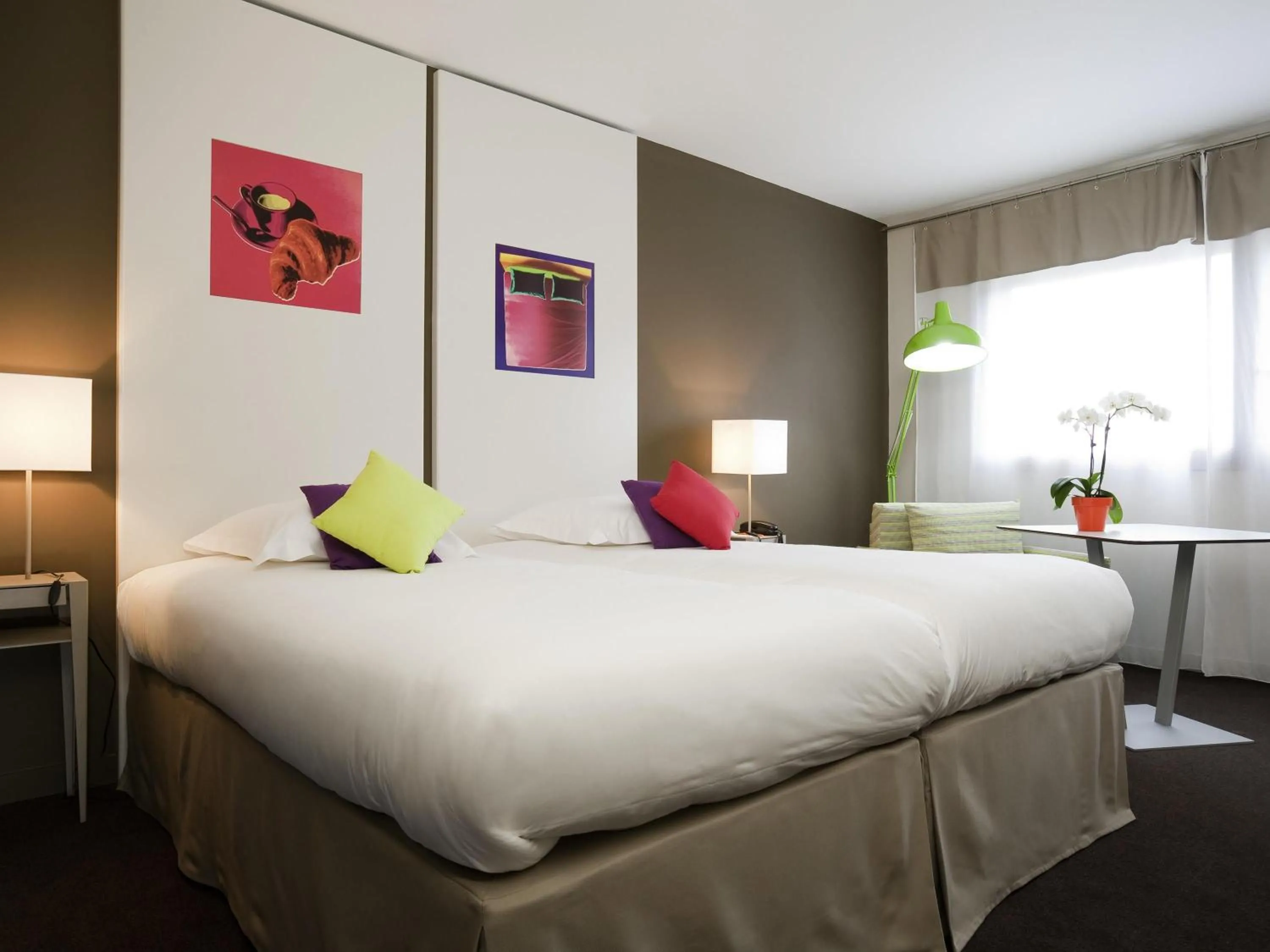Bedroom, Bed in Ibis Styles Annemasse Genève