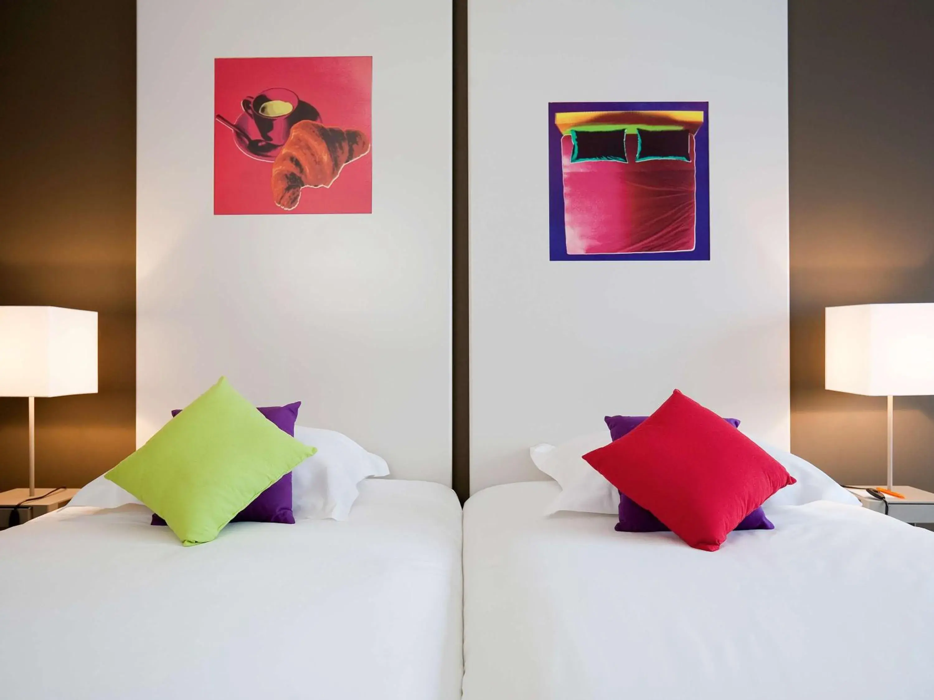 Deluxe Room with Four Single Beds in Ibis Styles Annemasse Genève Deluxe Room with Four Single Beds in Ibis Styles Annemasse Genève