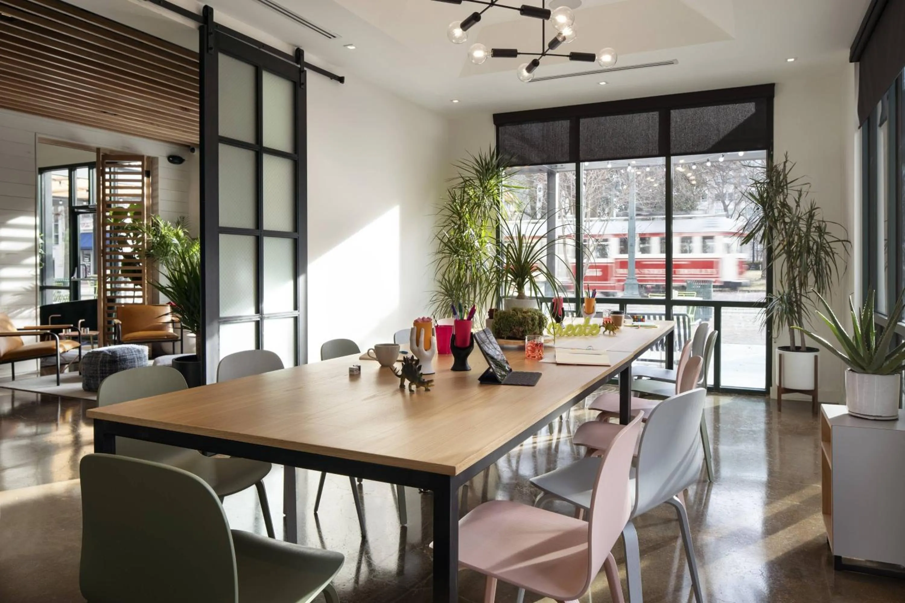 Meeting/conference room in MOXY Memphis Downtown