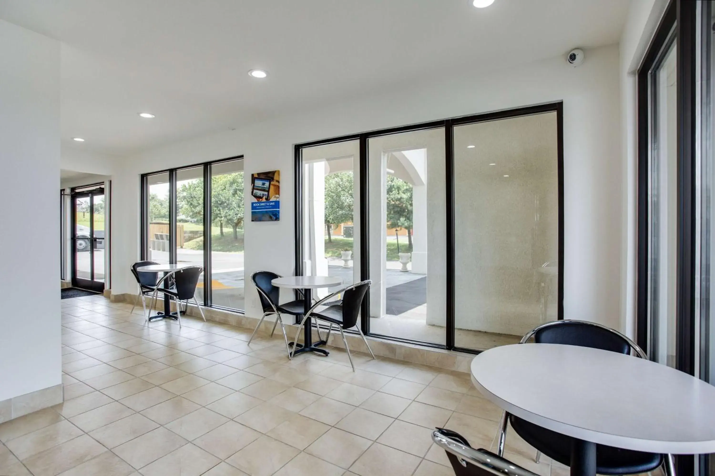 Lobby or reception in Motel 6-White House, TN Lobby or reception in Motel 6-White House, TN