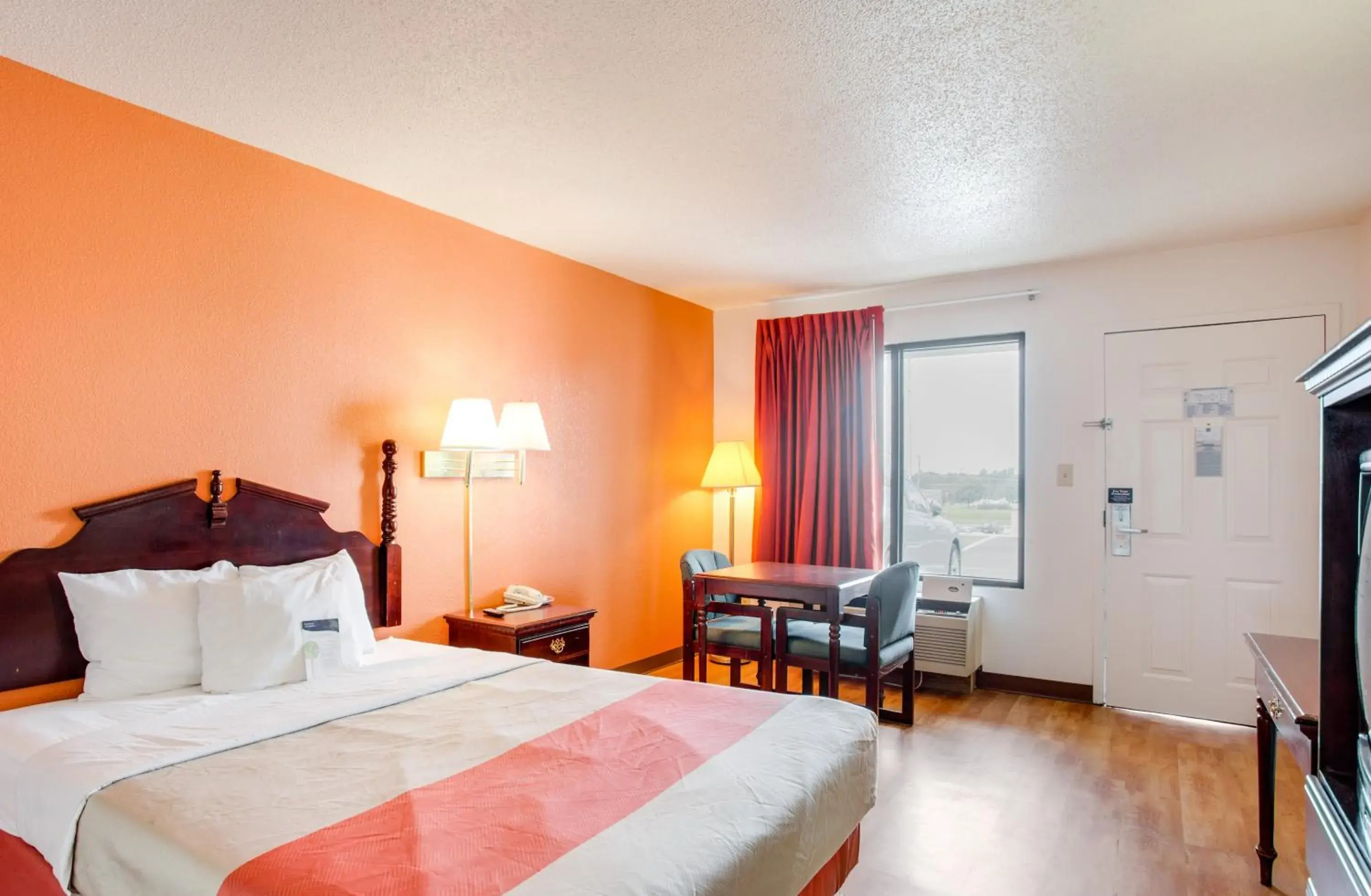 King Room - Non-Smoking in Motel 6-White House, TN King Room - Non-Smoking in Motel 6-White House, TN