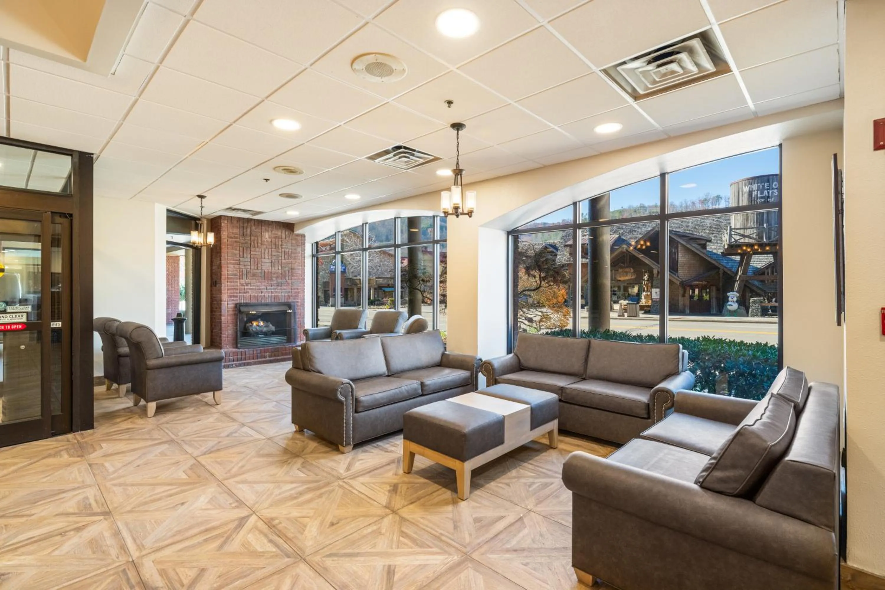 Black Bear Inn & Suites