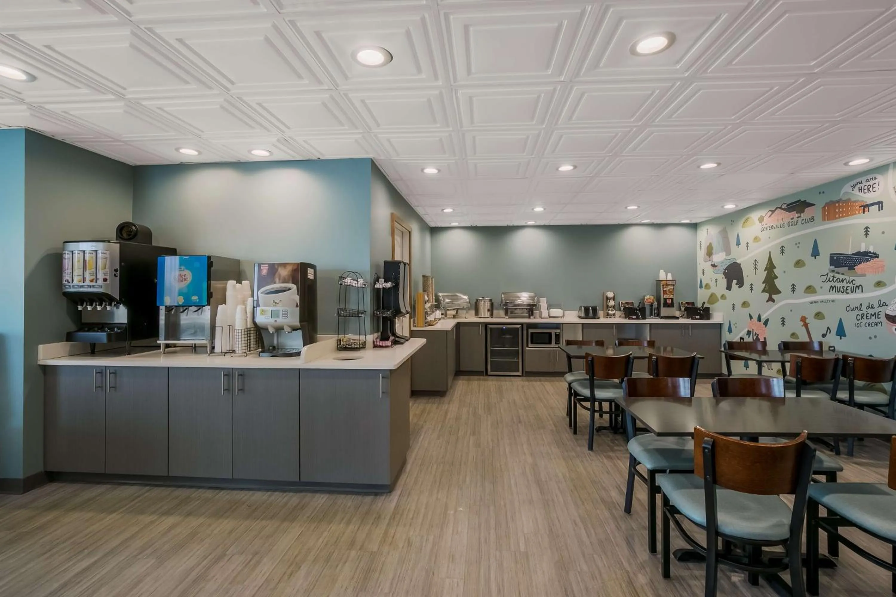 Restaurant/places to eat in SureStay Plus Hotel by Best Western Sevierville