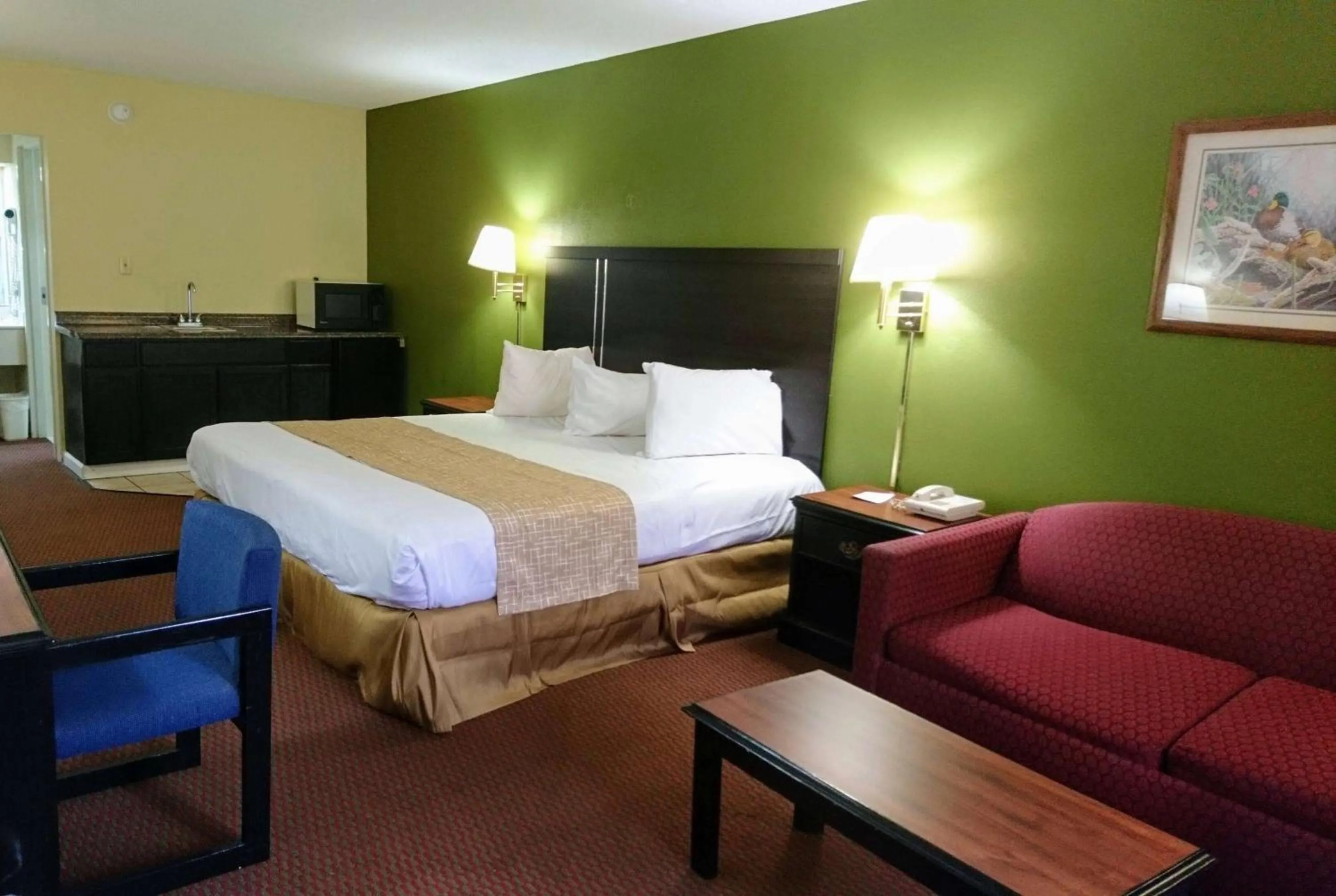 Photo of the whole room, Bed in Travelodge by Wyndham Knoxville East