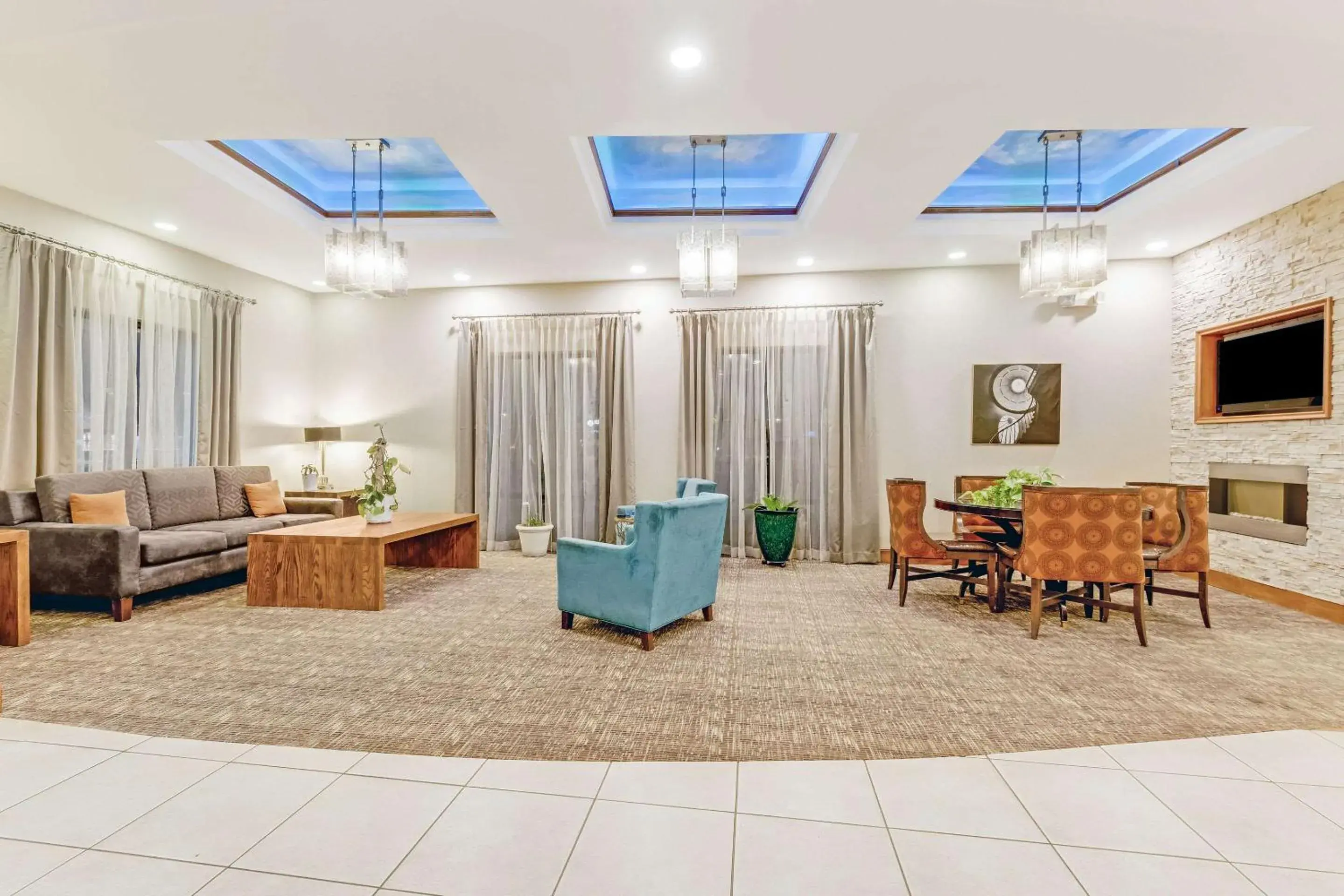 Lobby or reception in Comfort Suites Murfreesboro Shopping District Lobby or reception in Comfort Suites Murfreesboro Shopping District