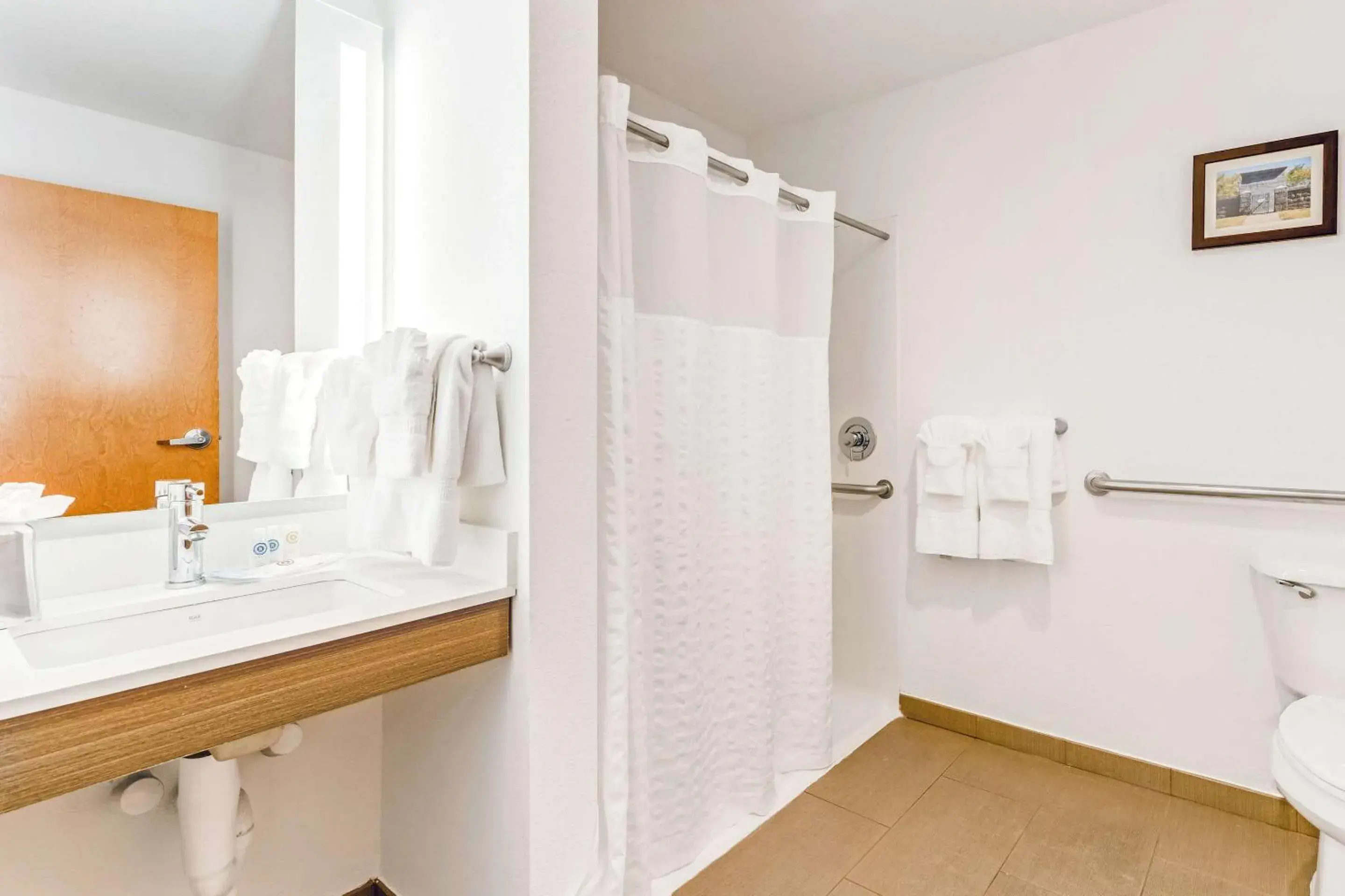 Bedroom in Comfort Suites Murfreesboro Shopping District Bedroom in Comfort Suites Murfreesboro Shopping District